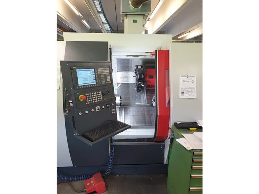 Vista Frontal  da EMCO Turn E 65  máquina
