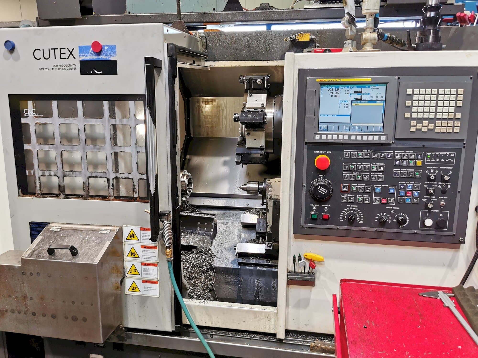 Vista Frontal  da HWACHEON CUTEX 160B MC  máquina