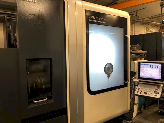 Vista Frontal  da DECKEL MAHO DMU 70 eVo Linear  máquina