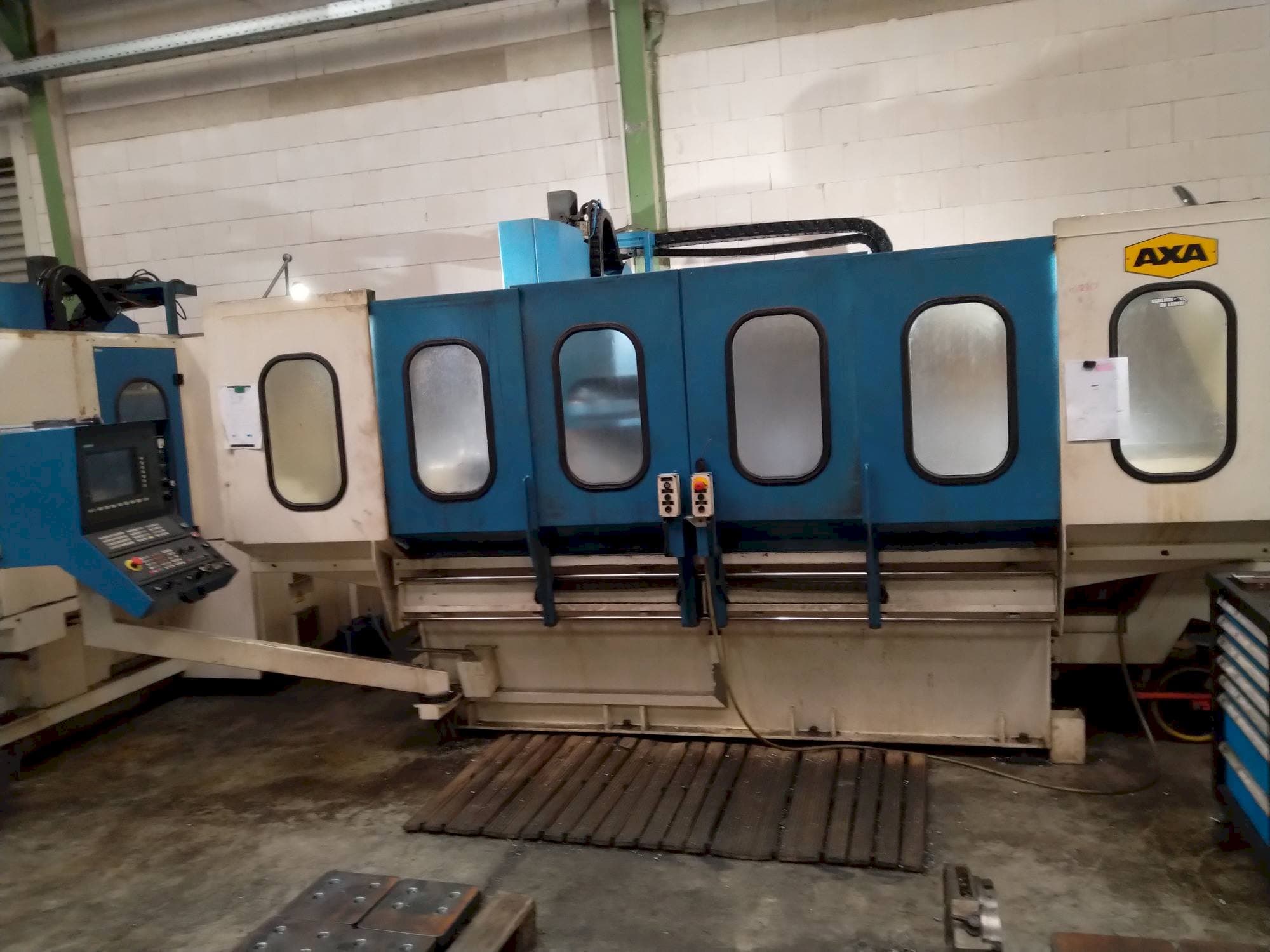 Vista Frontal  da AXA VSC 2M  máquina