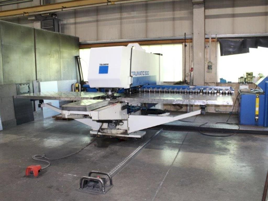Vista Frontal  da Trumpf Trumatic 500  máquina