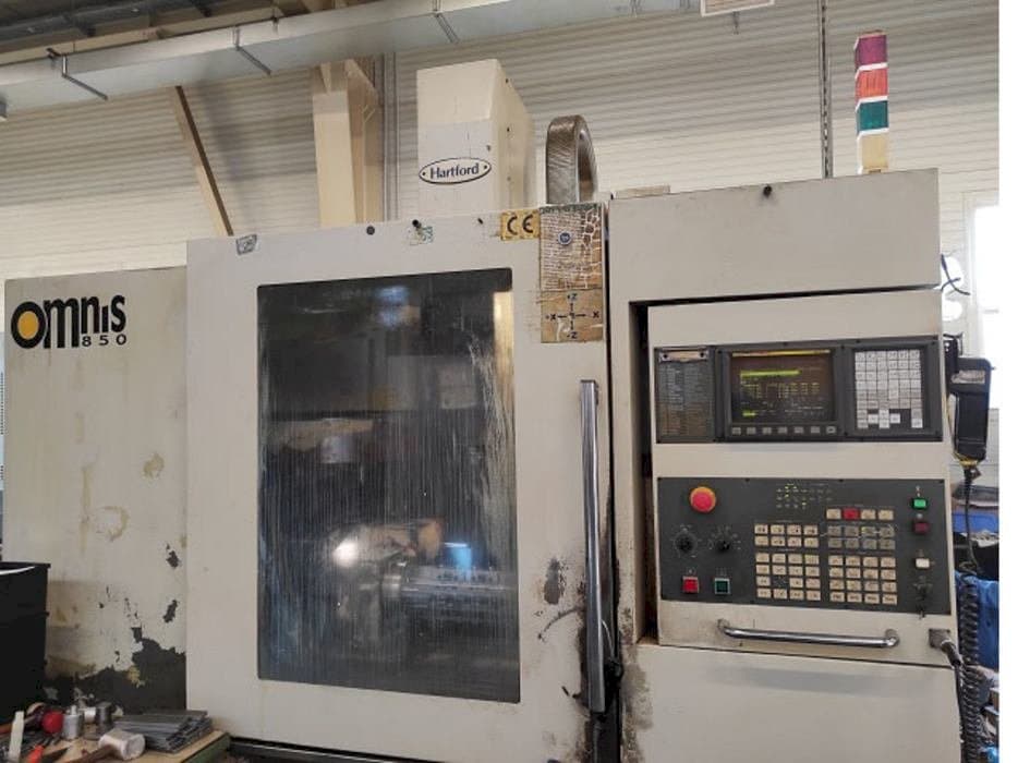 Vista Frontal  da Hartford Omnis 850  máquina