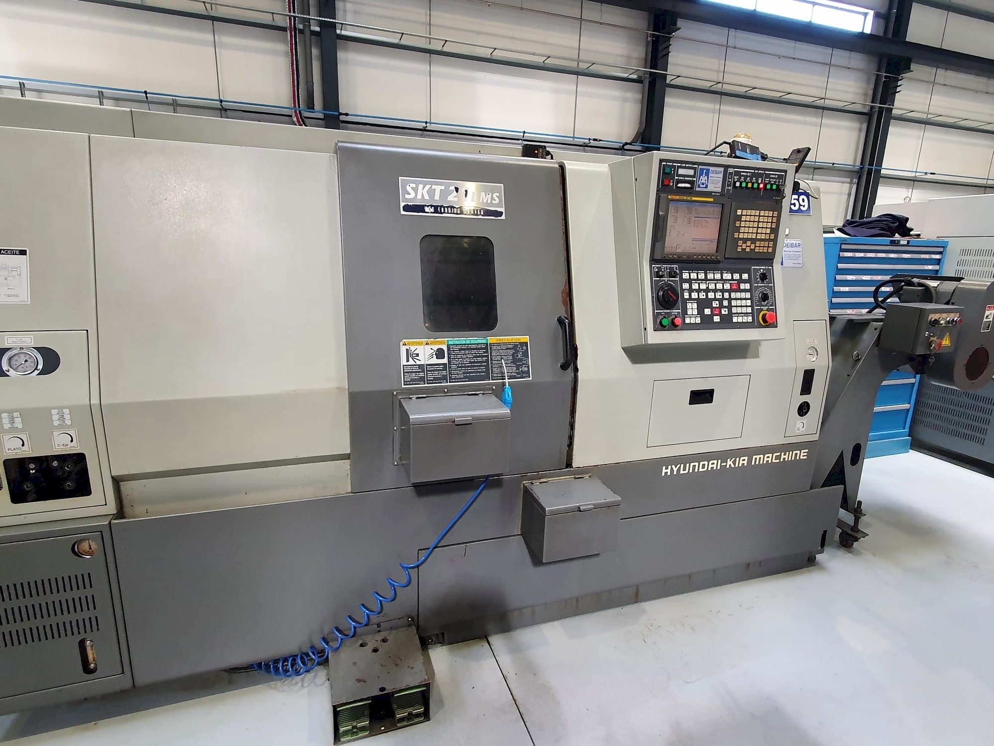 Vista Frontal  da Hyundai SKT21LMS  máquina