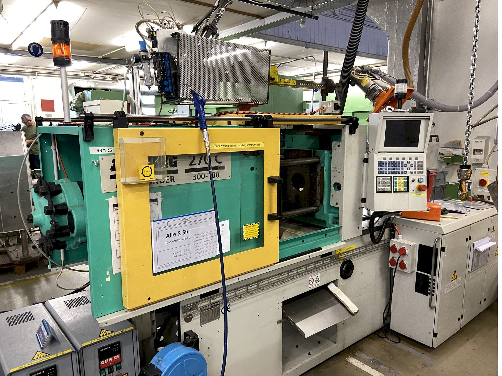 Vista Frontal  da Arburg ALLROUNDER 270 C 300 - 100  máquina