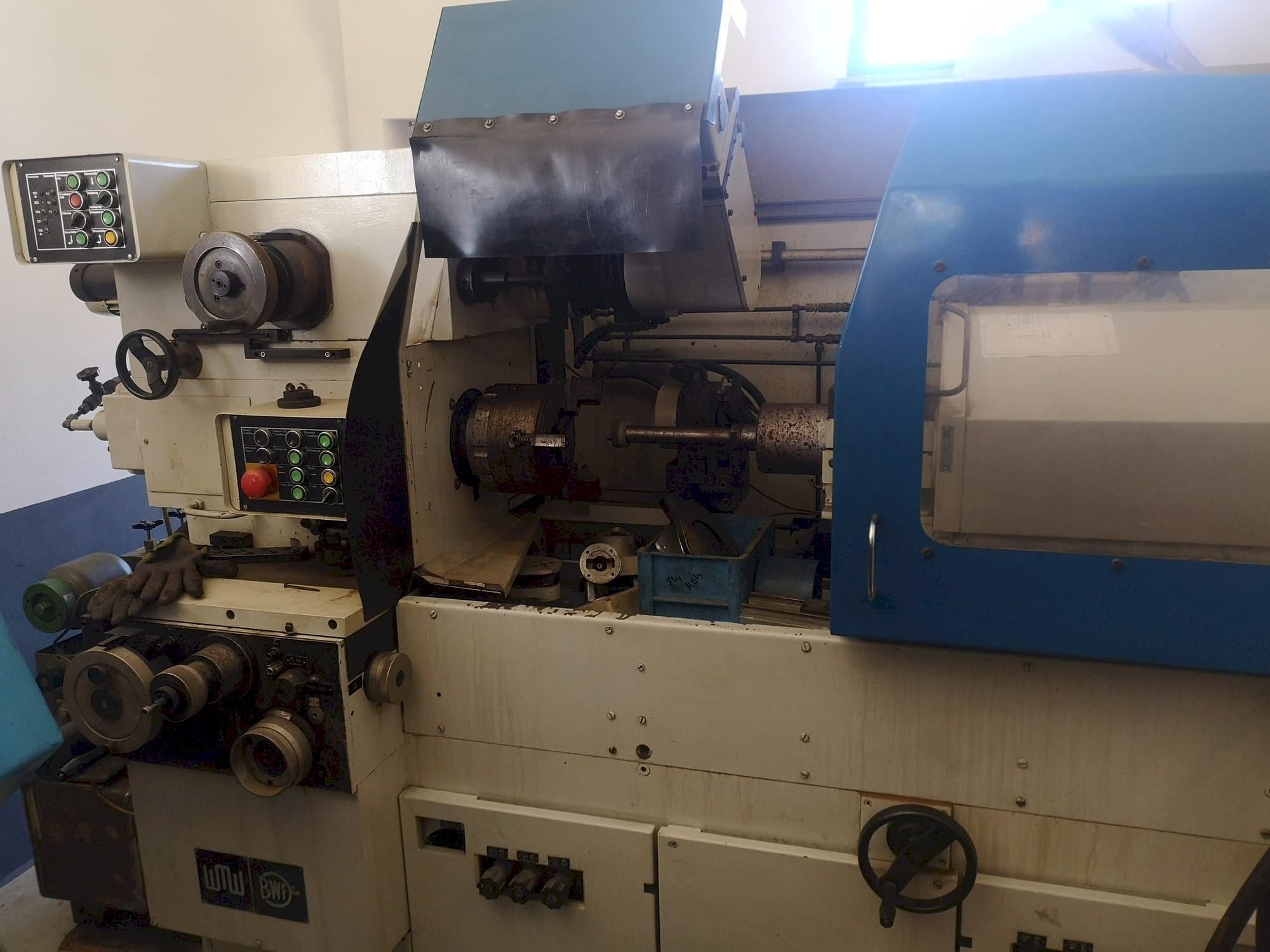 Vista Frontal  da WMW SI4  máquina