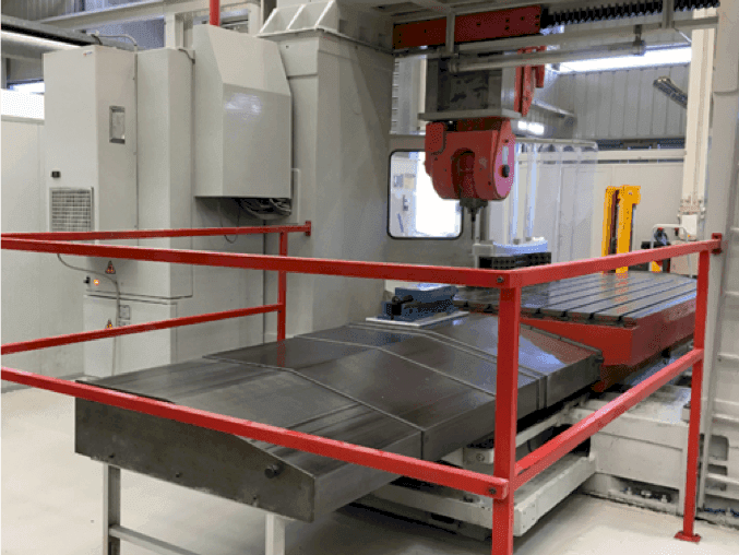 Vista Frontal  da Zayer KP 3000 AR  máquina