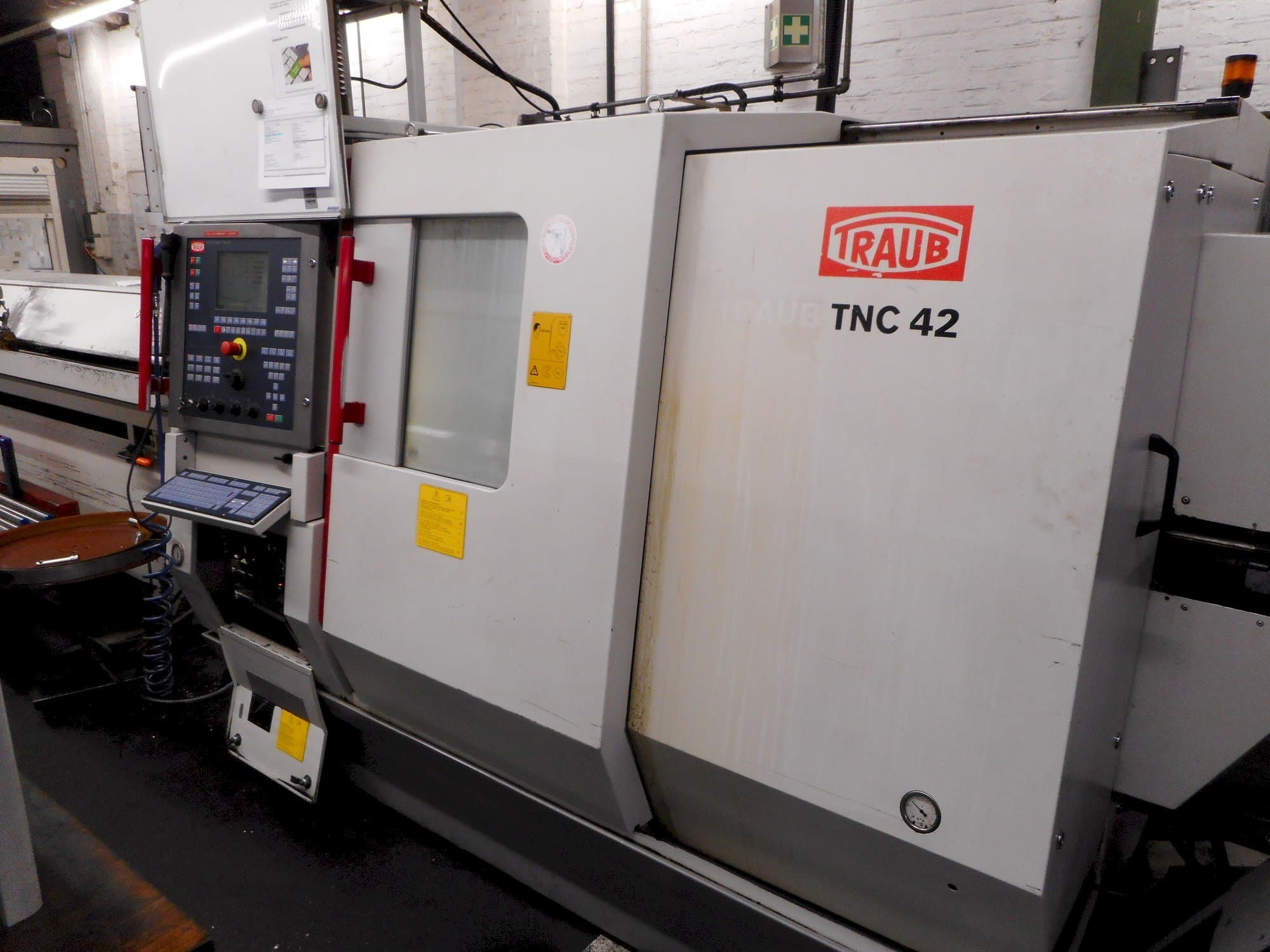 Vista Frontal  da TRAUB TNC42/65  máquina