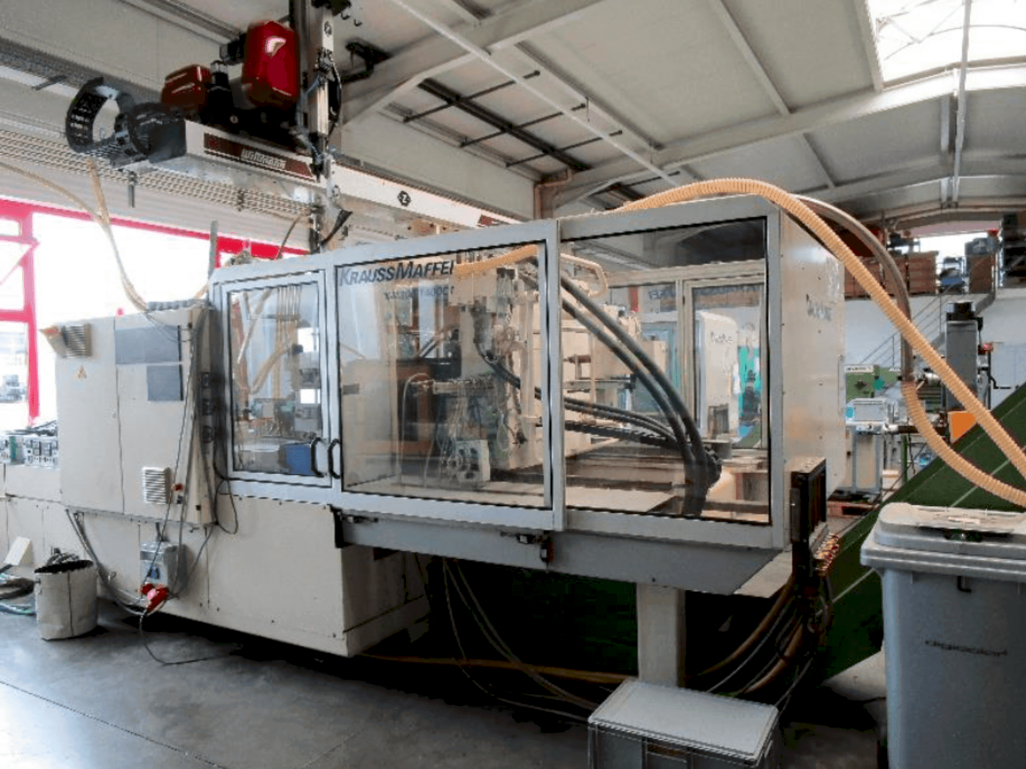 Vista Frontal  da Krauss Maffei 300-1400 C1  máquina