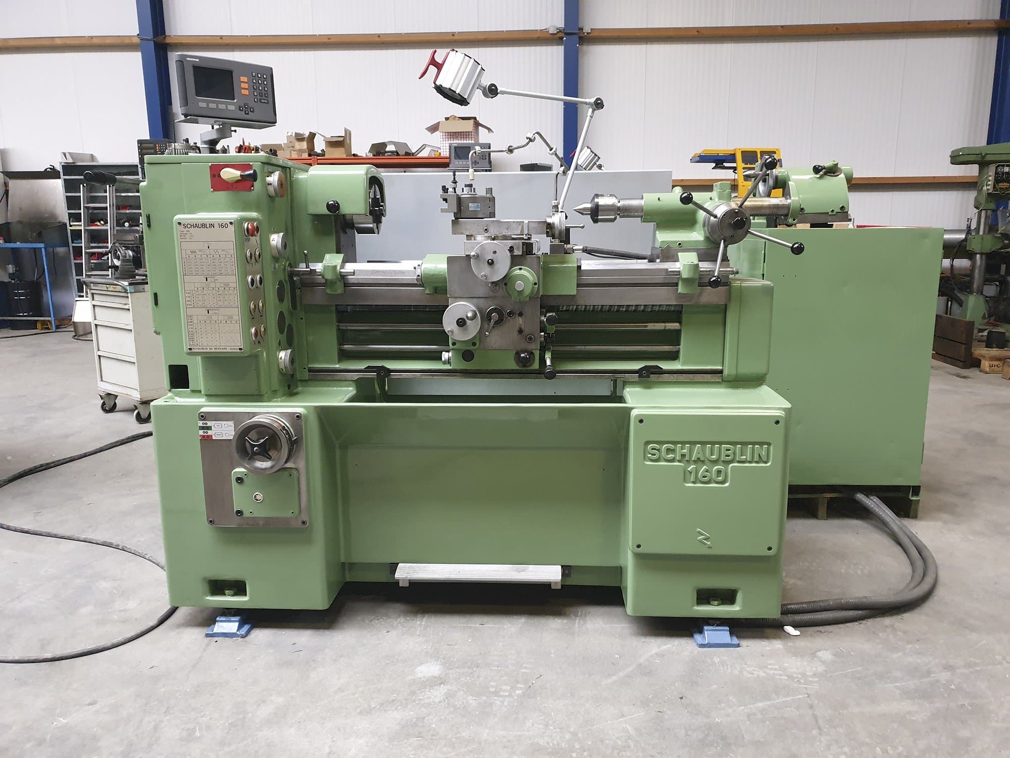 Vista Frontal  da SCHAUBLIN 160  máquina