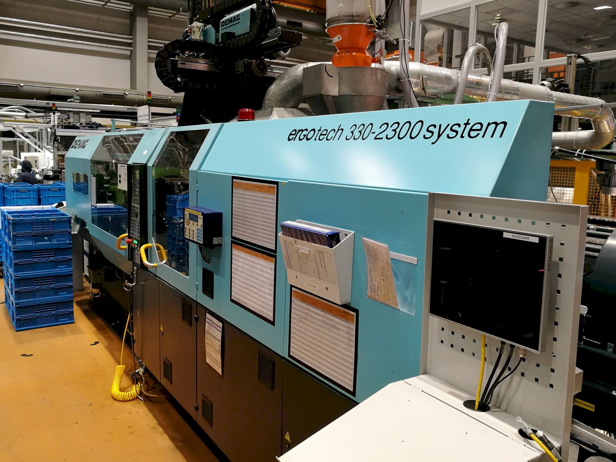 Vista Direita  da DEMAG Ergotech 330-2300  máquina