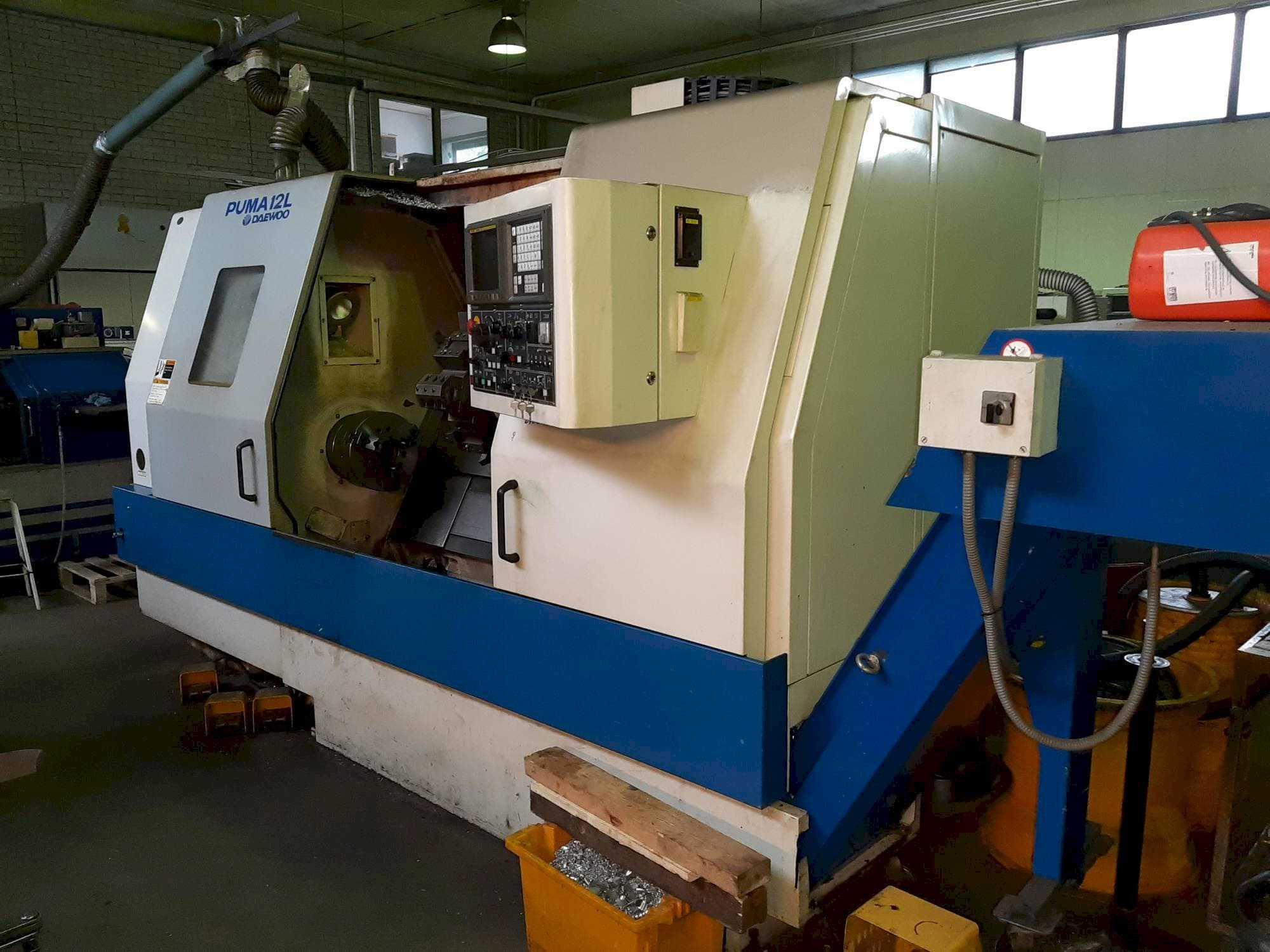 Vista Frontal  da DAEWOO PUMA 12L  máquina