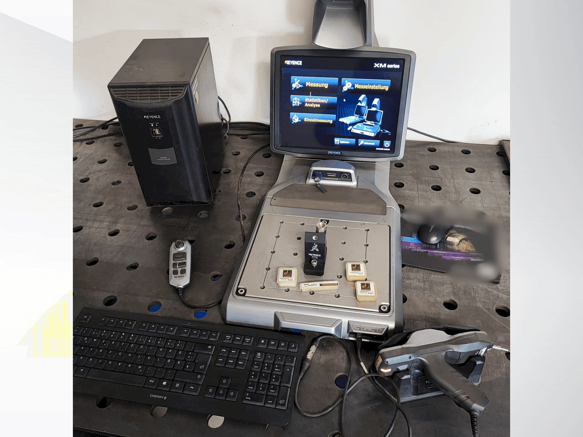 Vista Frontal  da KEYENCE XM-1000  máquina