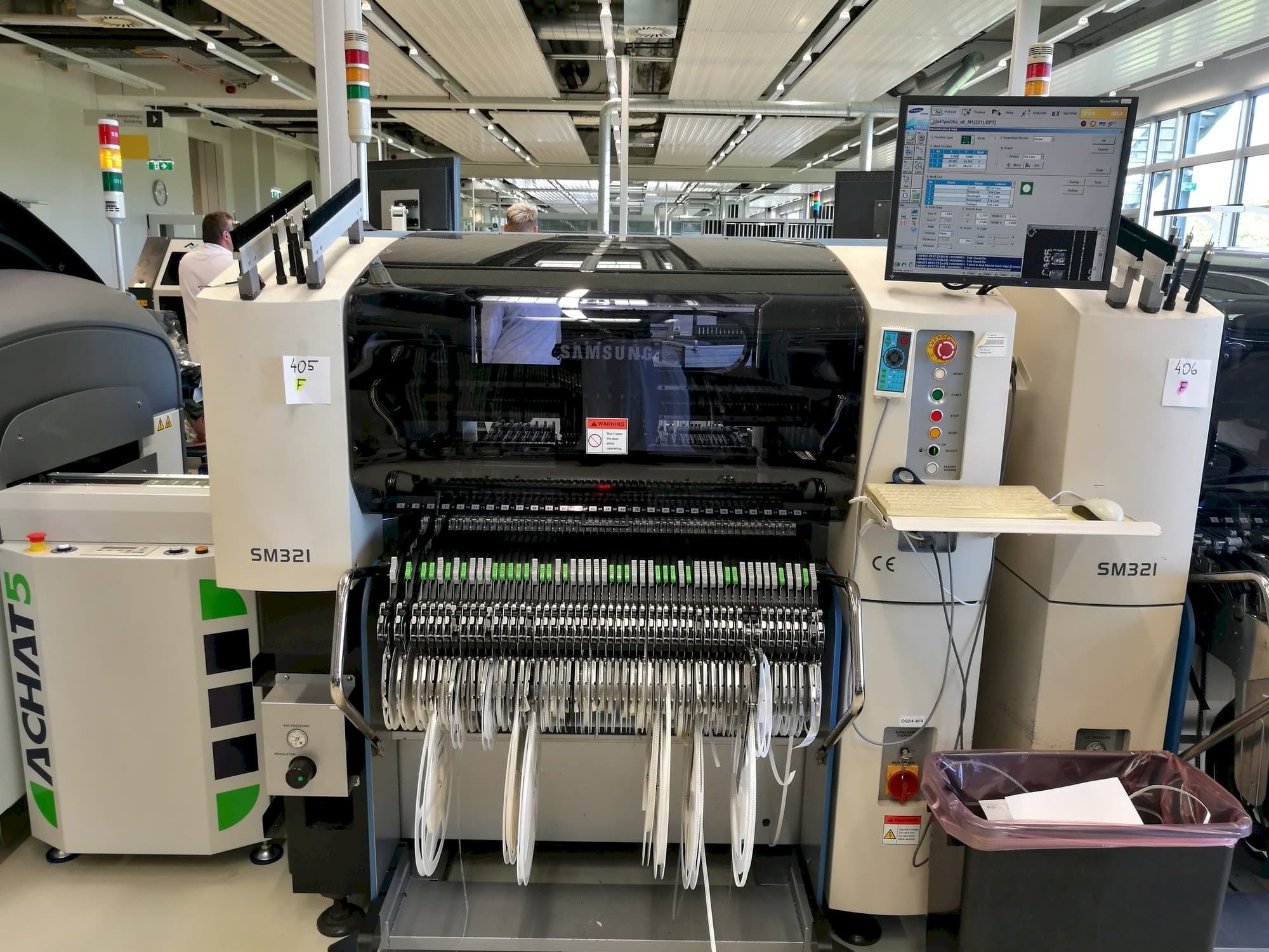 Vista Frontal  da Samsung SM 321  máquina