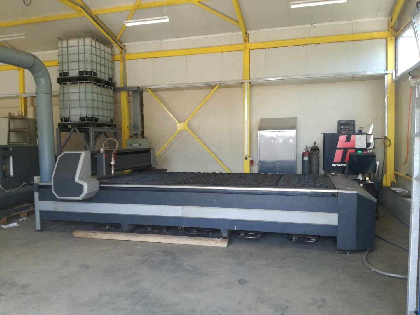 Vista Frontal  da HPM ITALY GV 4 x 2  máquina