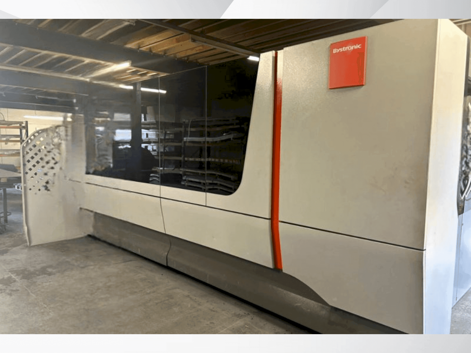 Vista Frontal  da Bystronic BYSMART Fiber 3015  máquina