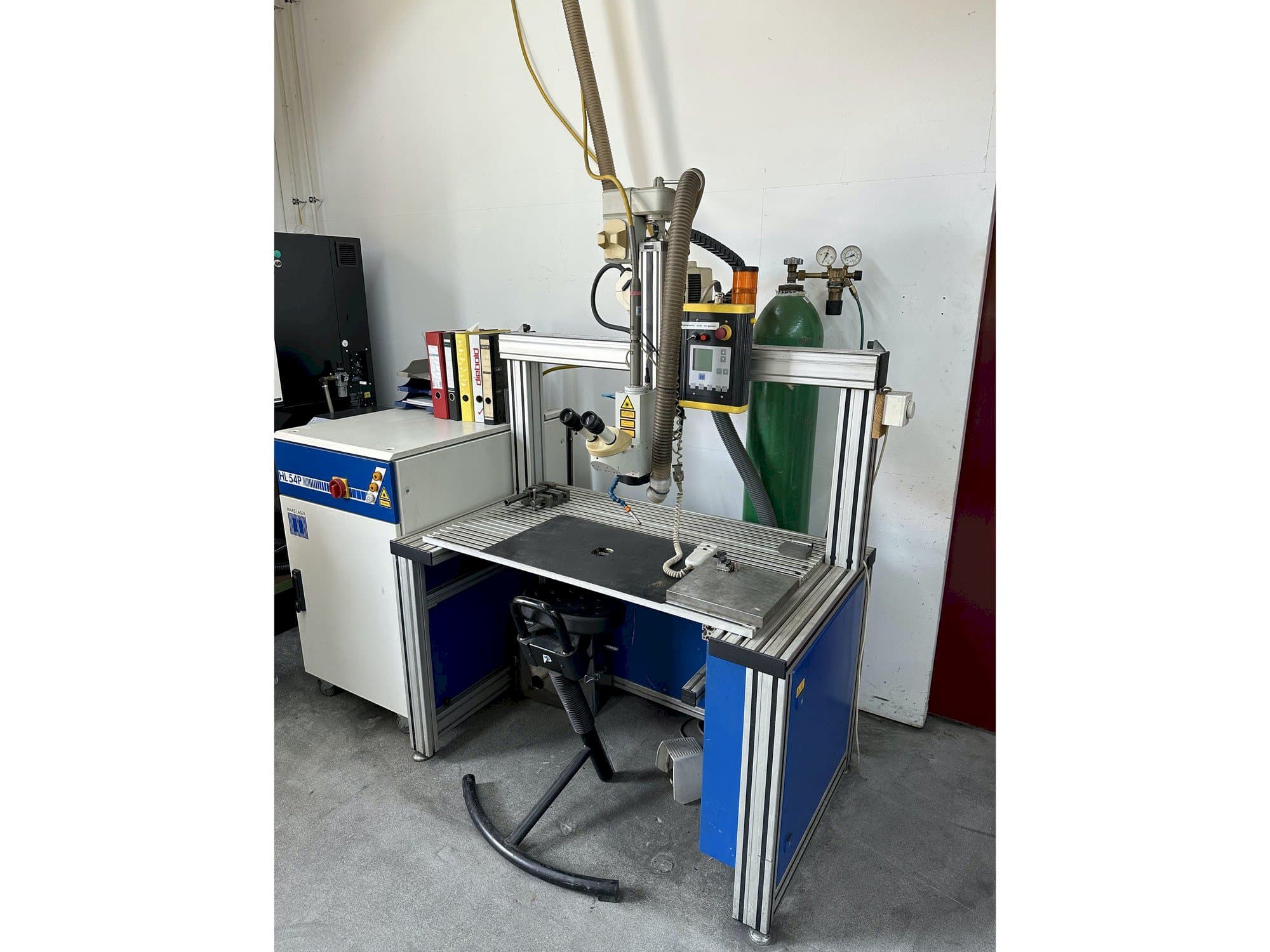 Vista Frontal  da Haas-Laser HL 54P  máquina