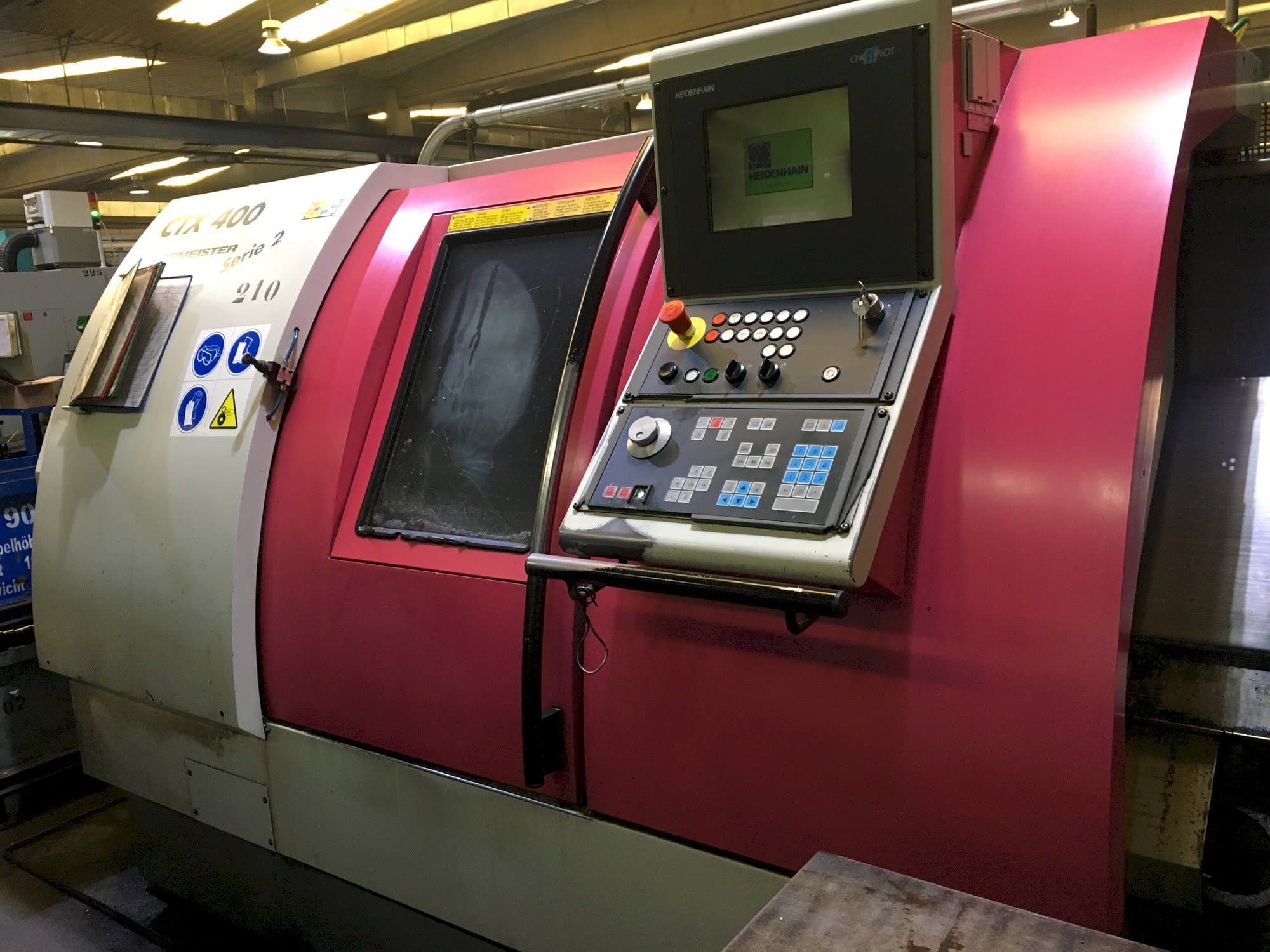 Vista Frontal  da Gildemeister CTX-400 S2  máquina