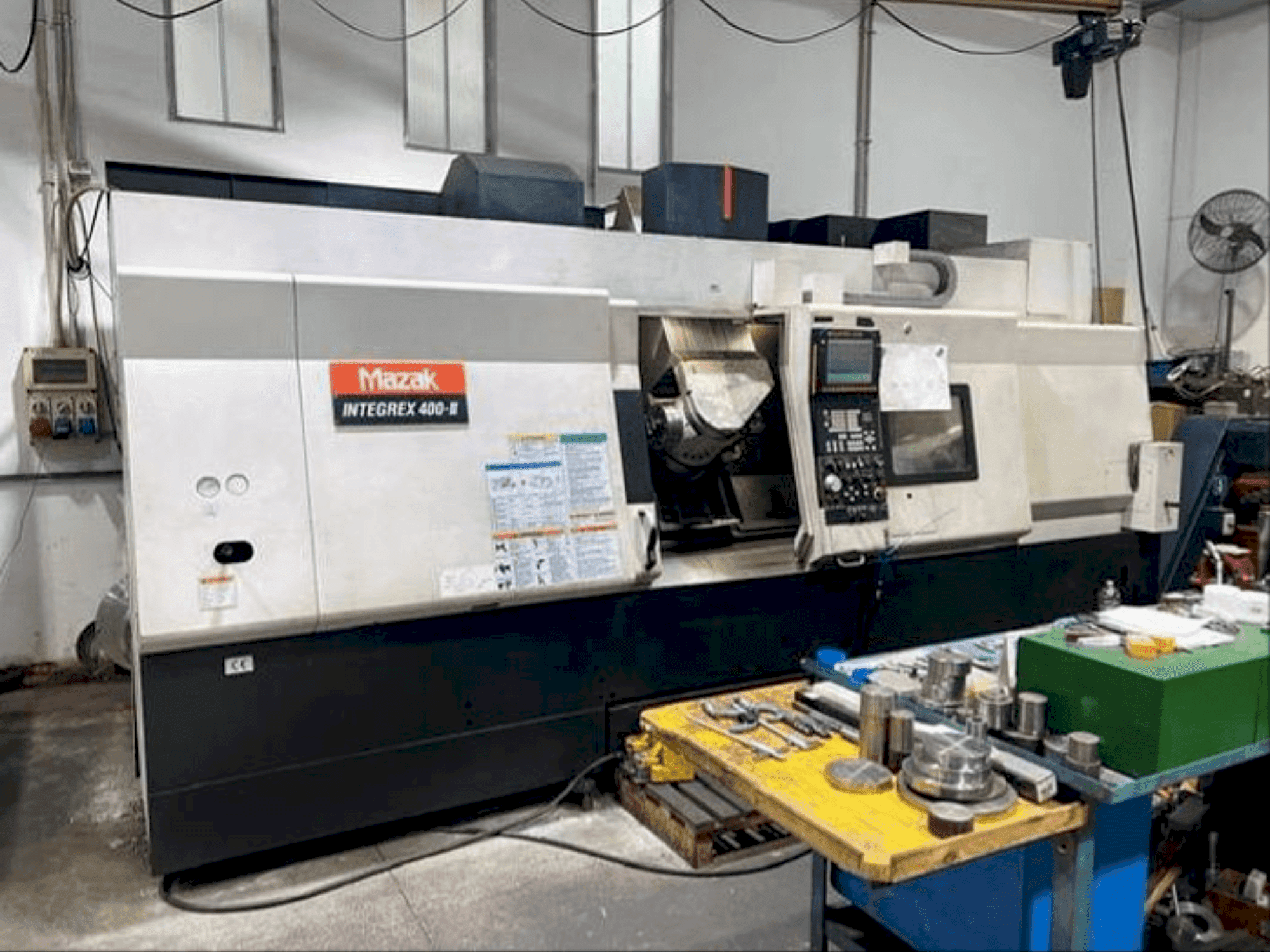 Vista Frontal  da Mazak INTEGREX 400 III FUSION  máquina