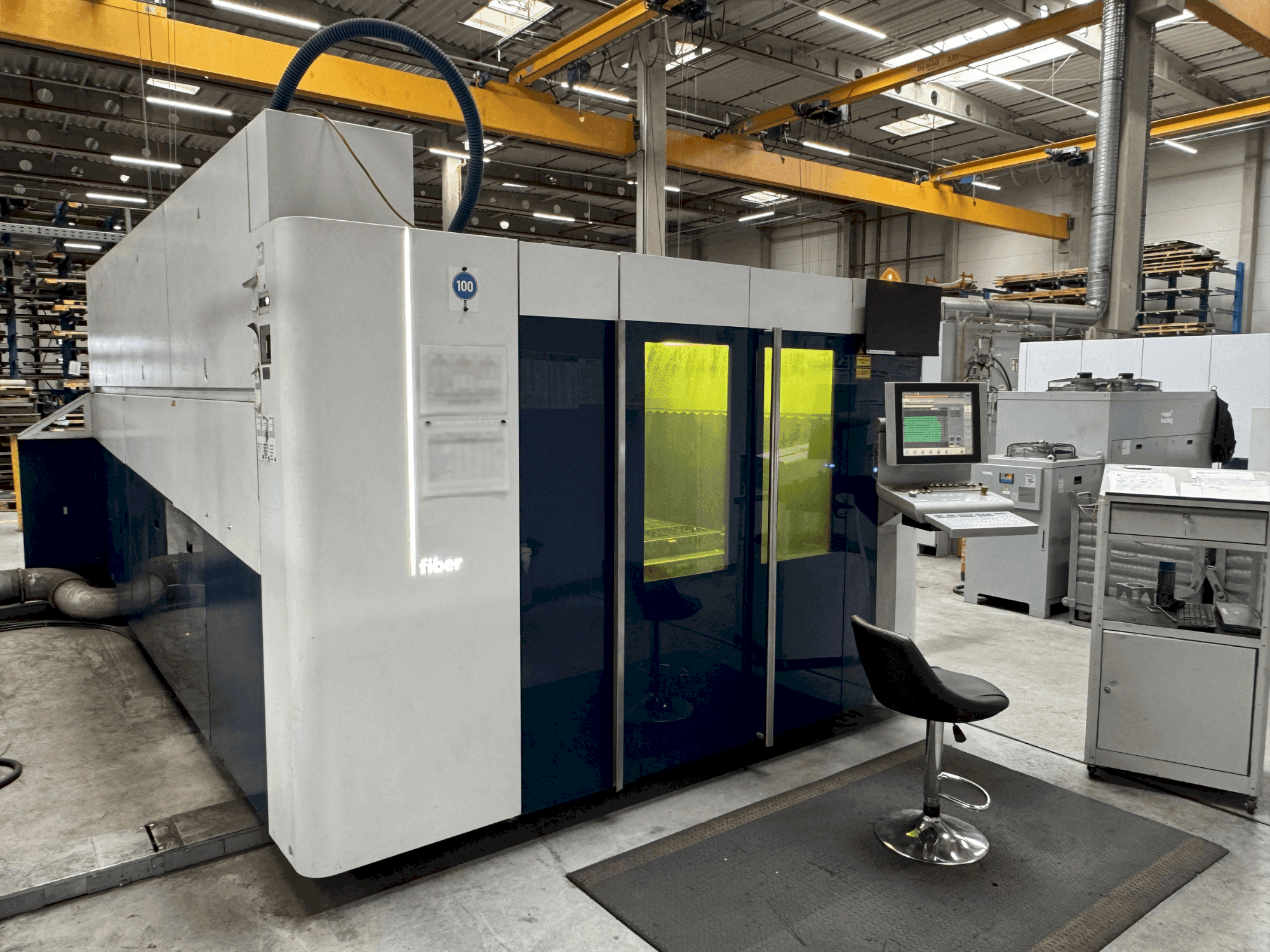 Vista Frontal  da TRUMPF TruLaser 5030 Fiber  máquina