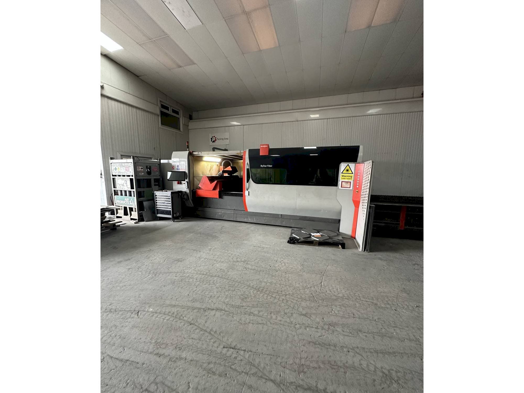 Vista Frontal  da Bystronic Bystar 6KW 3015 Fiber  máquina