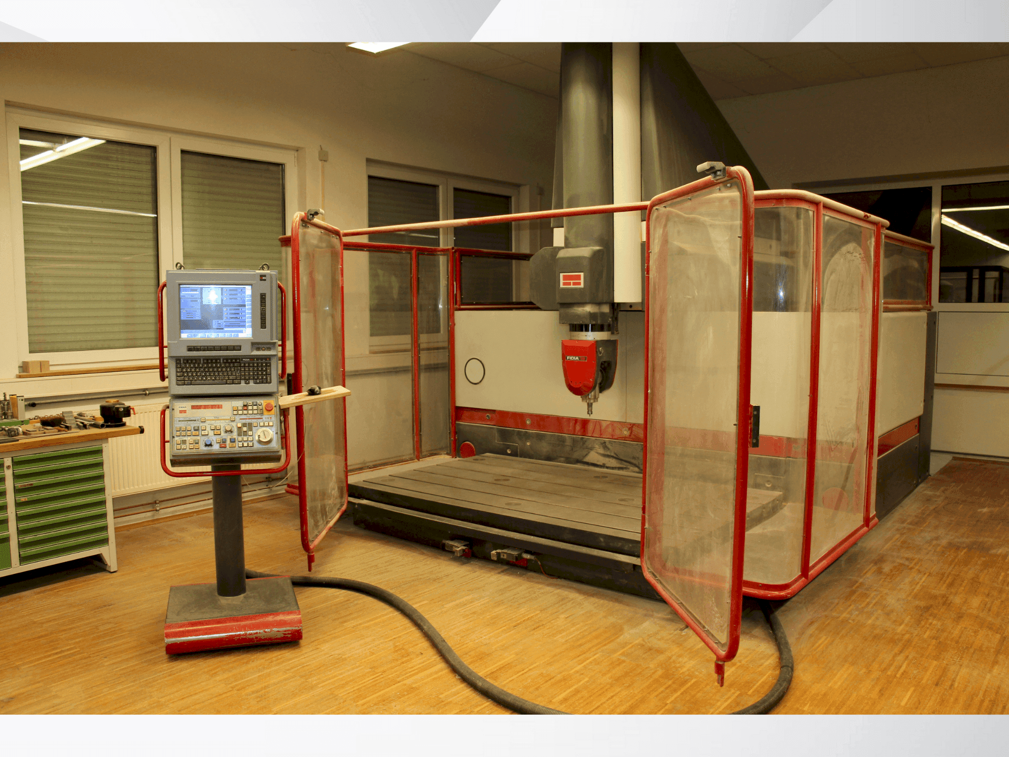 Vista Frontal  da Fidia Digit 218  máquina