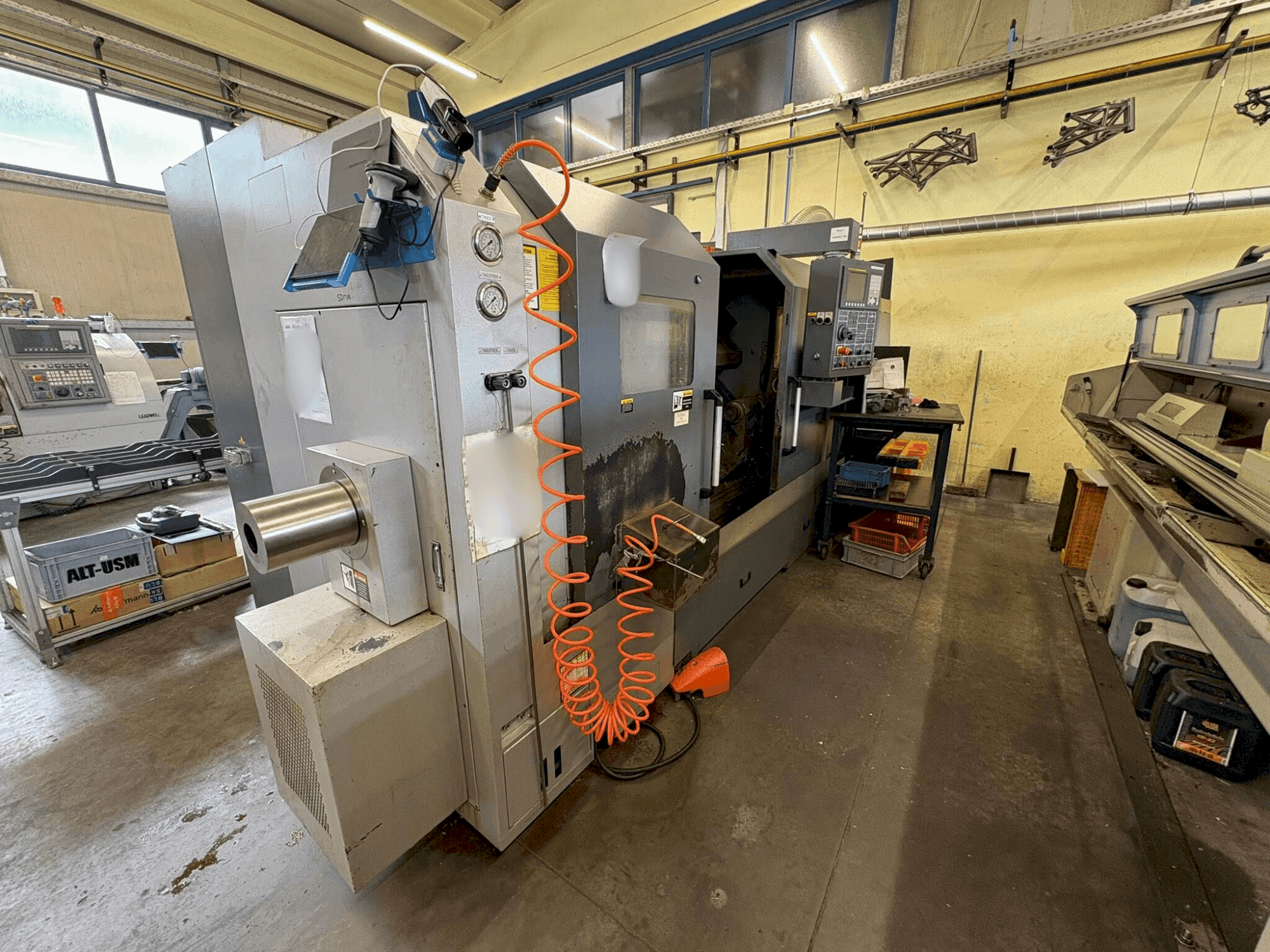 Vista Frontal  da Leadwell T7-M  máquina