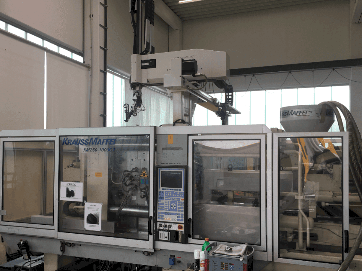 Vista Frontal  da Krauss Maffei 250-1000 C2  máquina