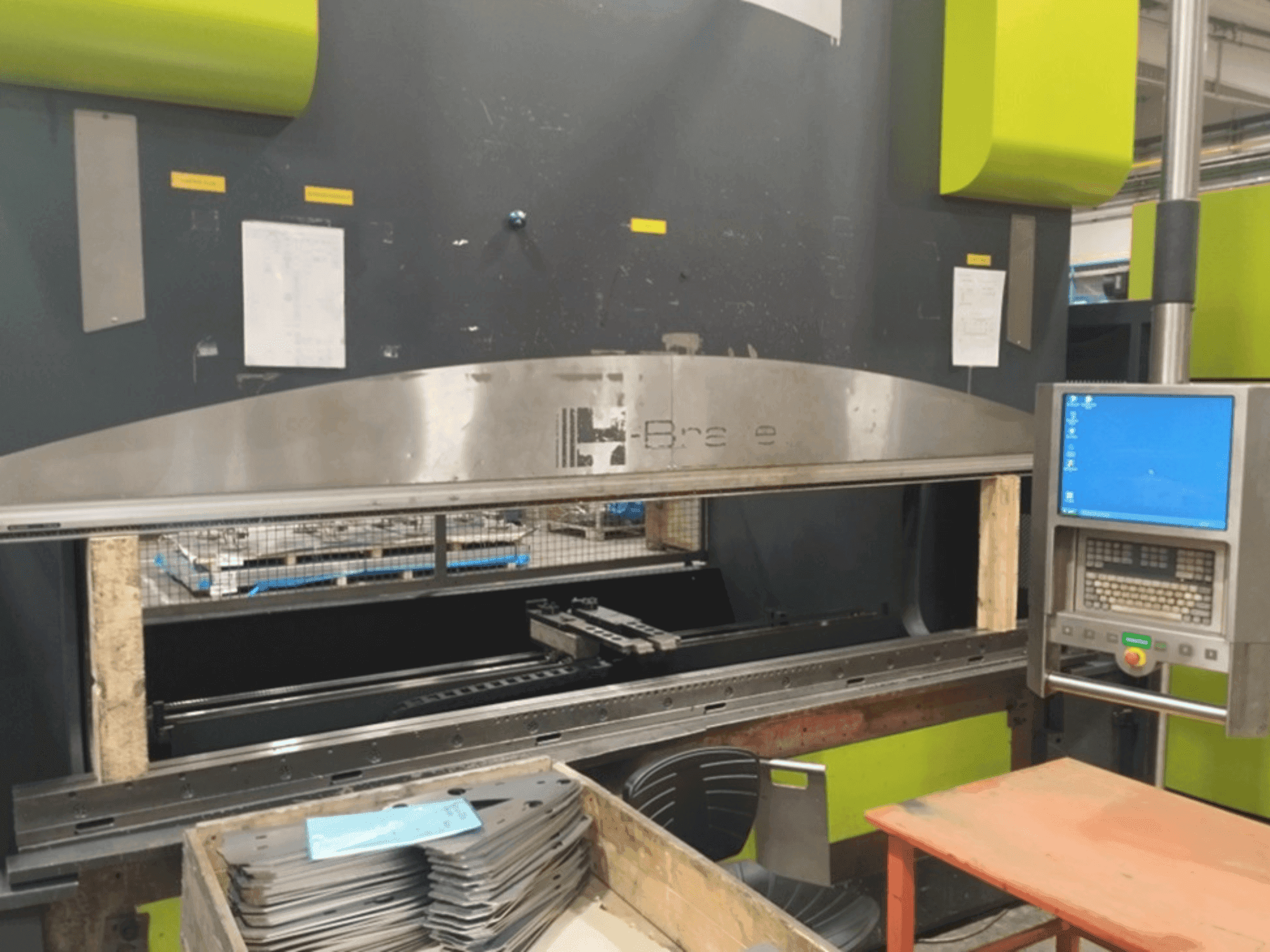 Vista Frontal  da Safan SAFAN H-BRAKE 240-3100  máquina