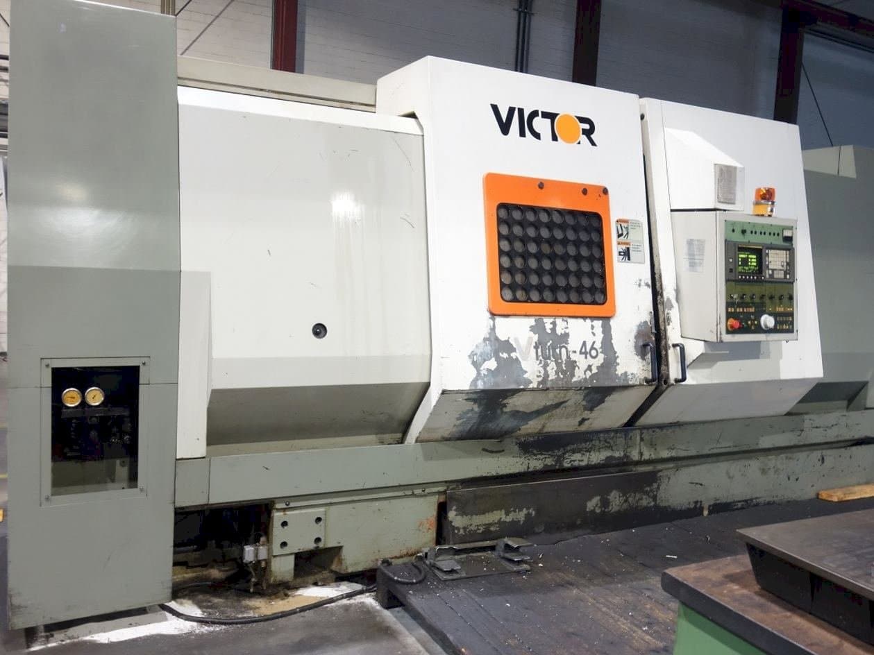 Vista Frontal  da Victor V Turn 46 (1997)  máquina