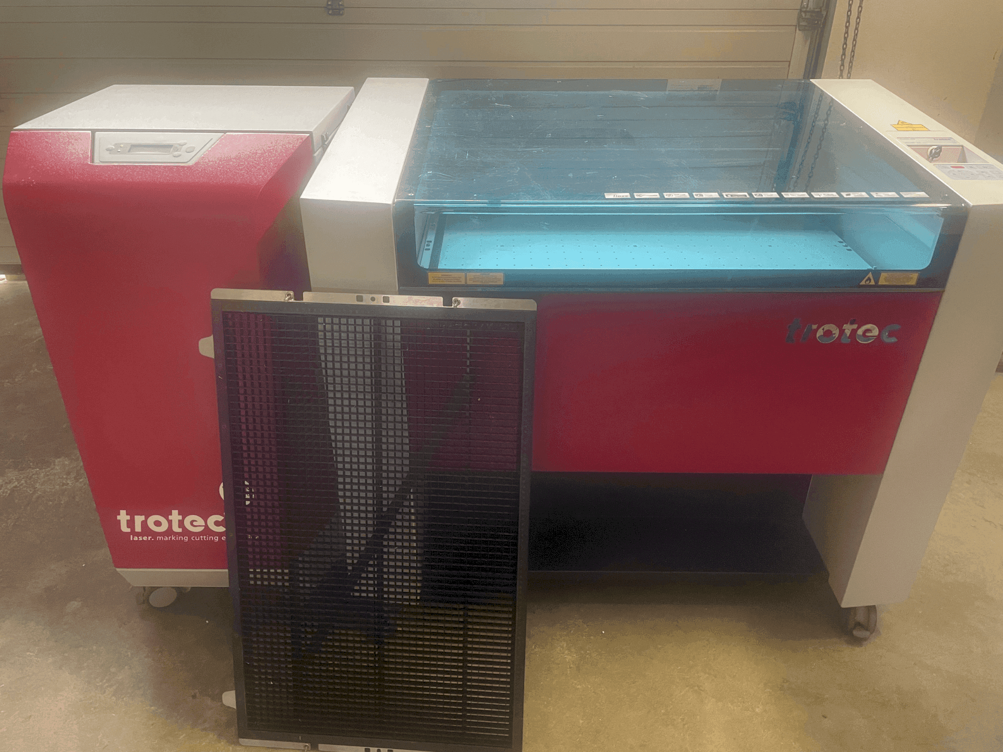 Vista Frontal  da Trotec Laser Speedy 360  máquina