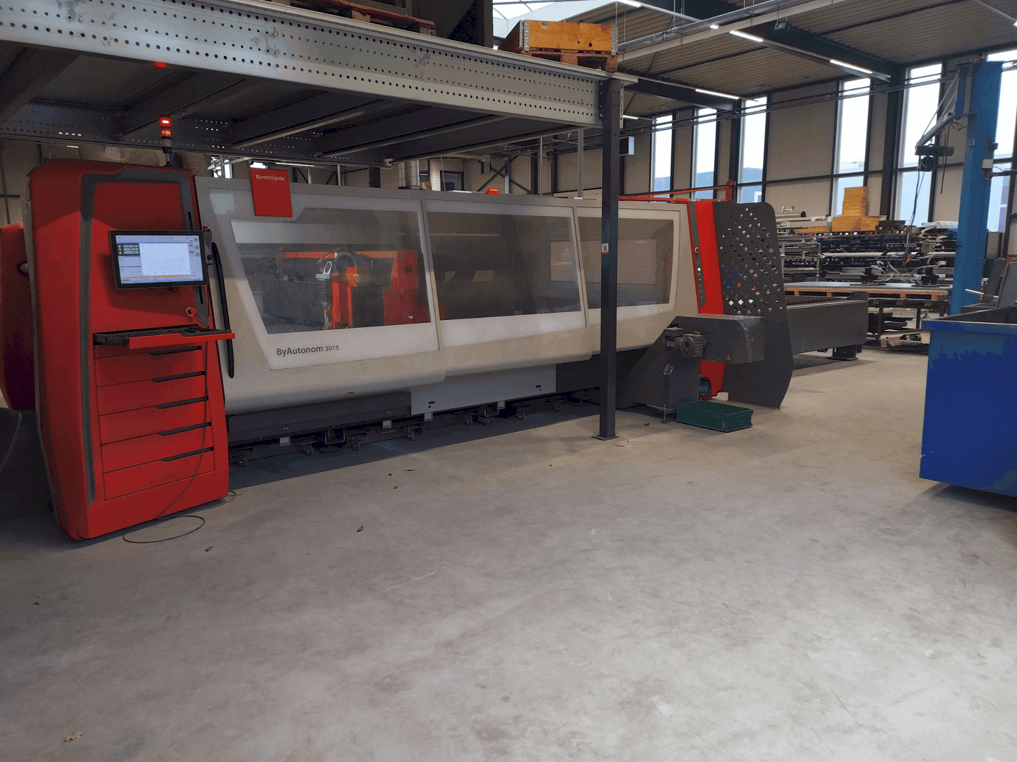 Vista Frontal  da Bystronic ByAutonom 3015  máquina