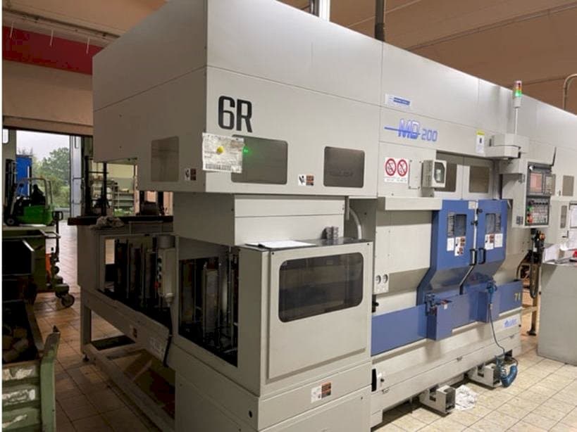 Vista Frontal  da Muratec MD 200  máquina