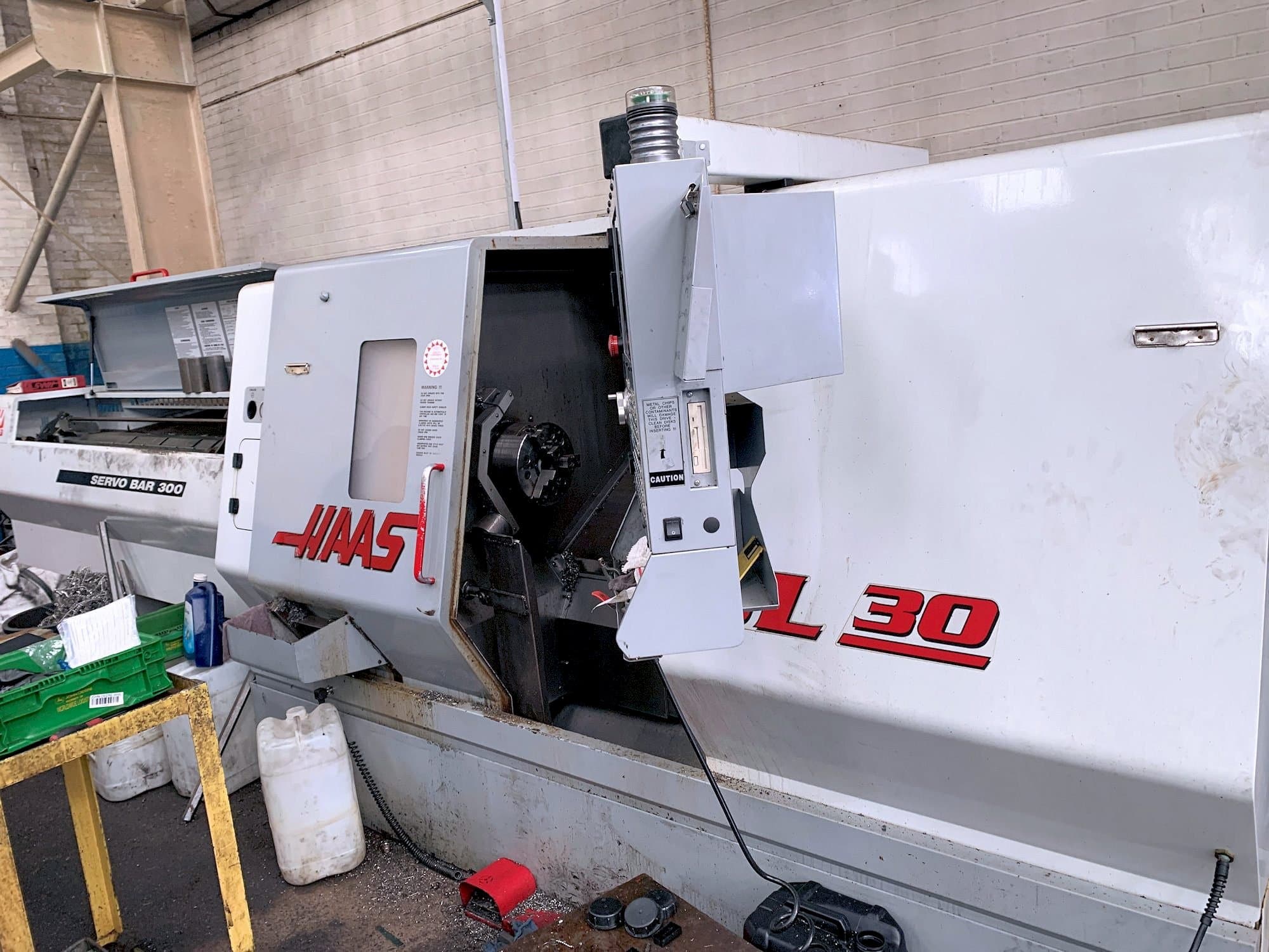 Vista Frontal  da HAAS SL-30  máquina