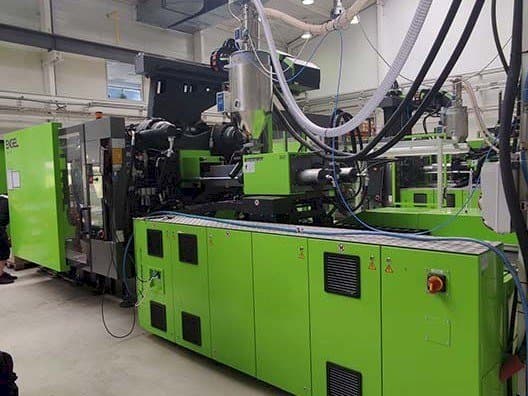 Vista Frontal  da Engel DUO 860/450  máquina