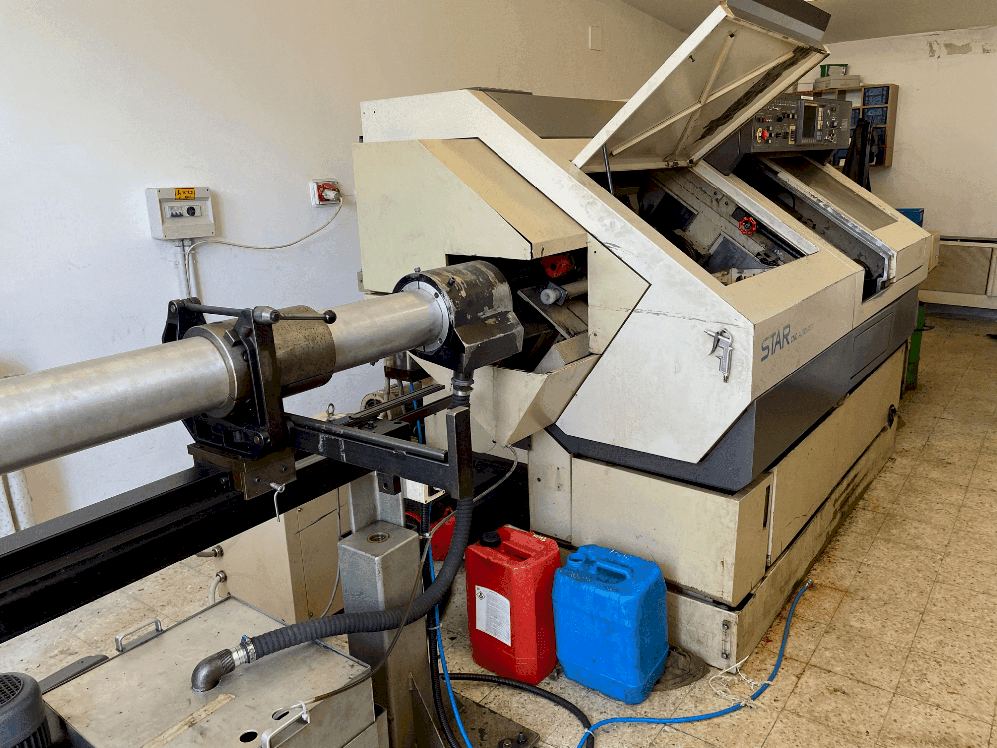 Vista Frontal  da Star KNC 25 7  máquina