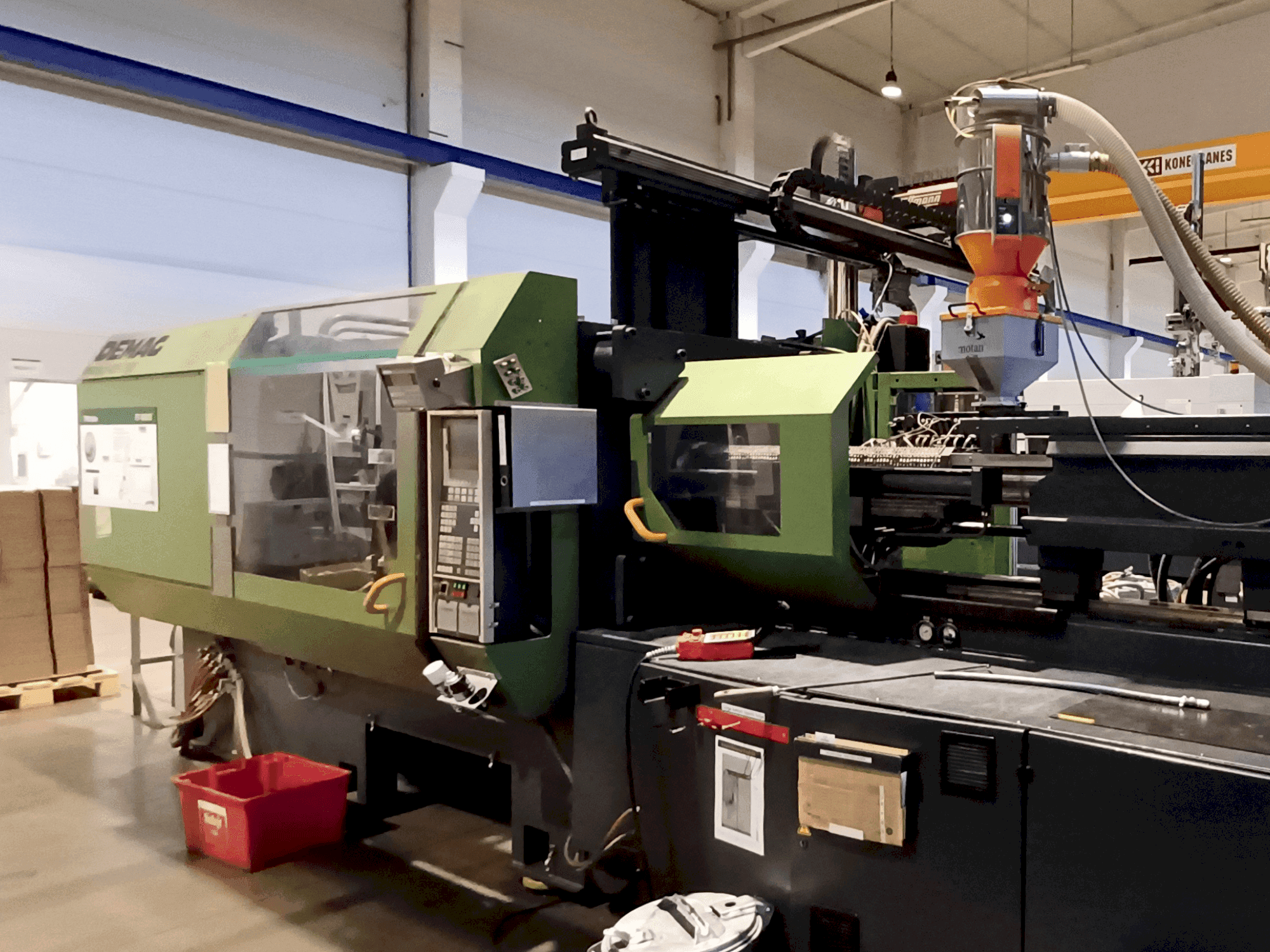 Vista Frontal  da DEMAG ERGOTECH 4200-2300  máquina