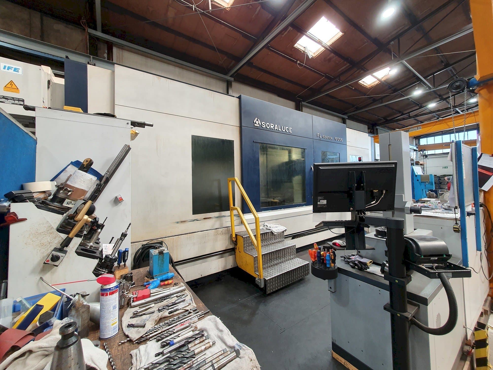 Vista Frontal  da Soraluce FL 6000  máquina