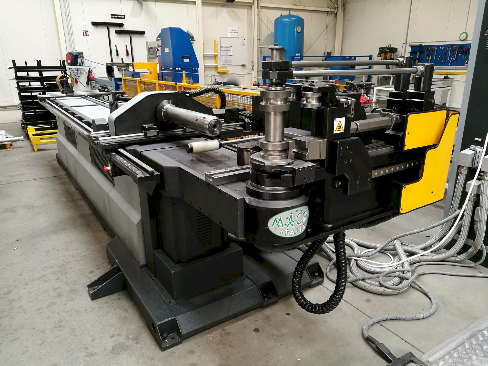 Vista Frontal  da Macri Italia PROVAR 6-65  máquina