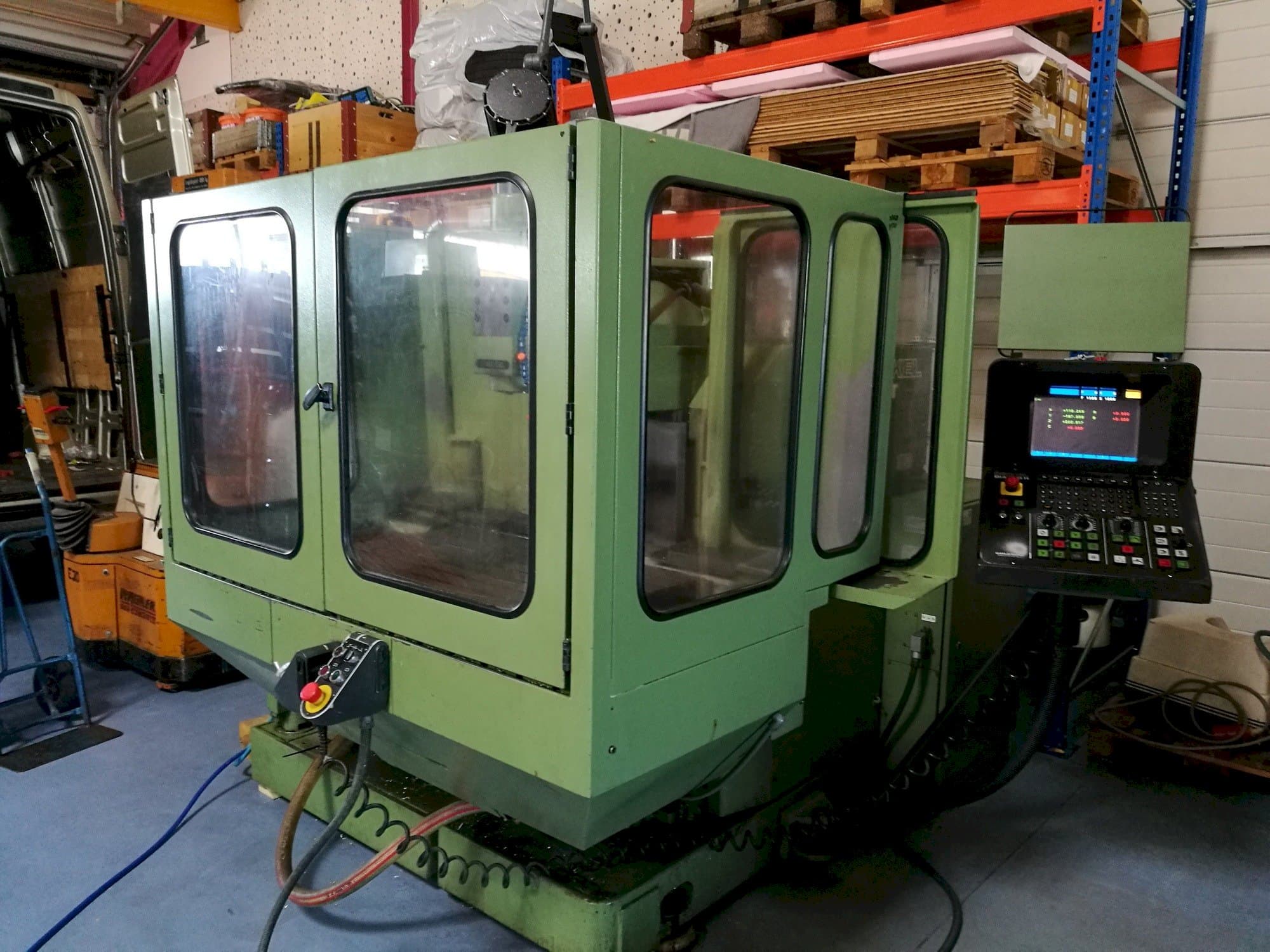 Vista Frontal  da DECKEL FP4AT  máquina