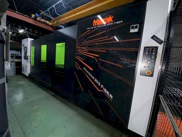 Vista Frontal  da Mazak Optiplex Nexus 3015  máquina