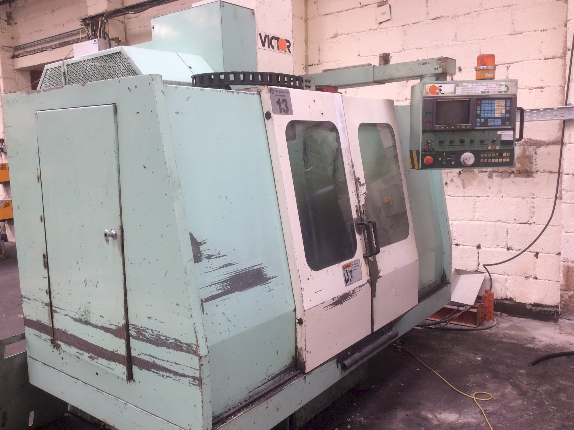 Vista Frontal  da Victor V Center-80  máquina