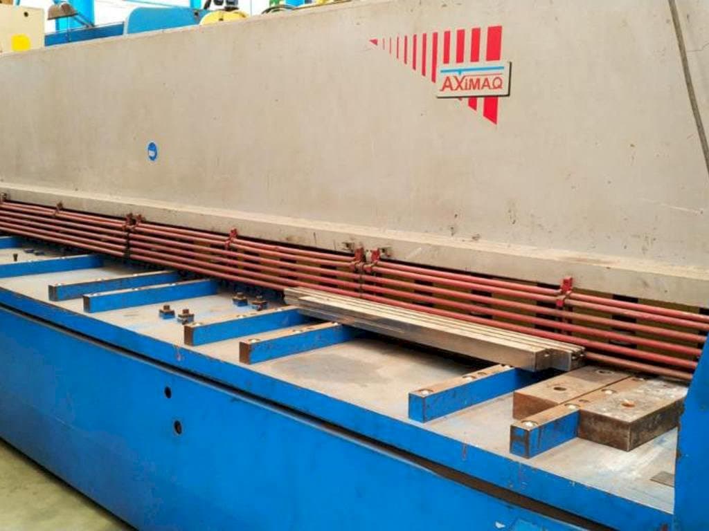 Vista Frontal  da Axial CP-1060  máquina