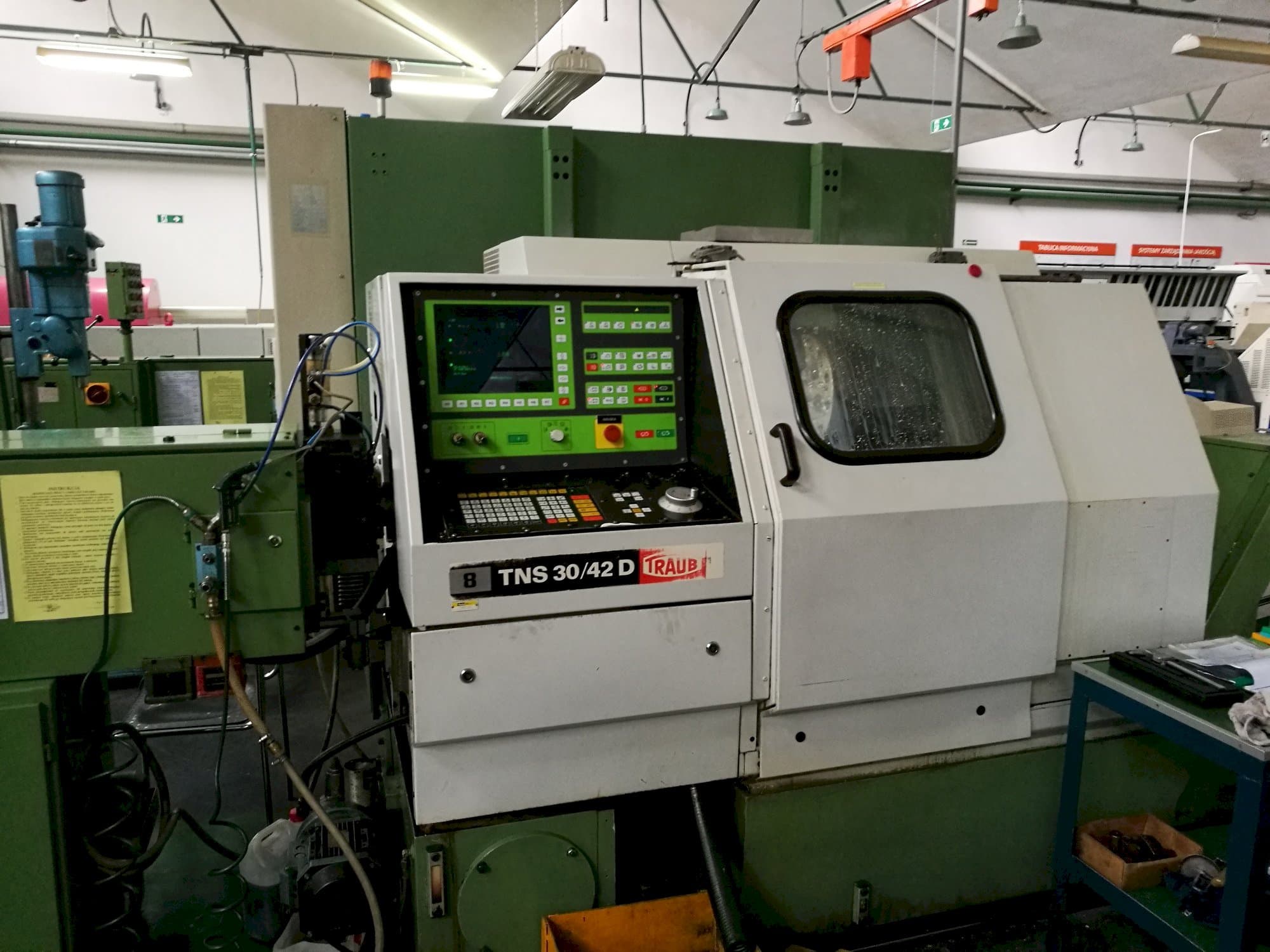 Vista Frontal  da TRAUB TNS 30/42 D  máquina