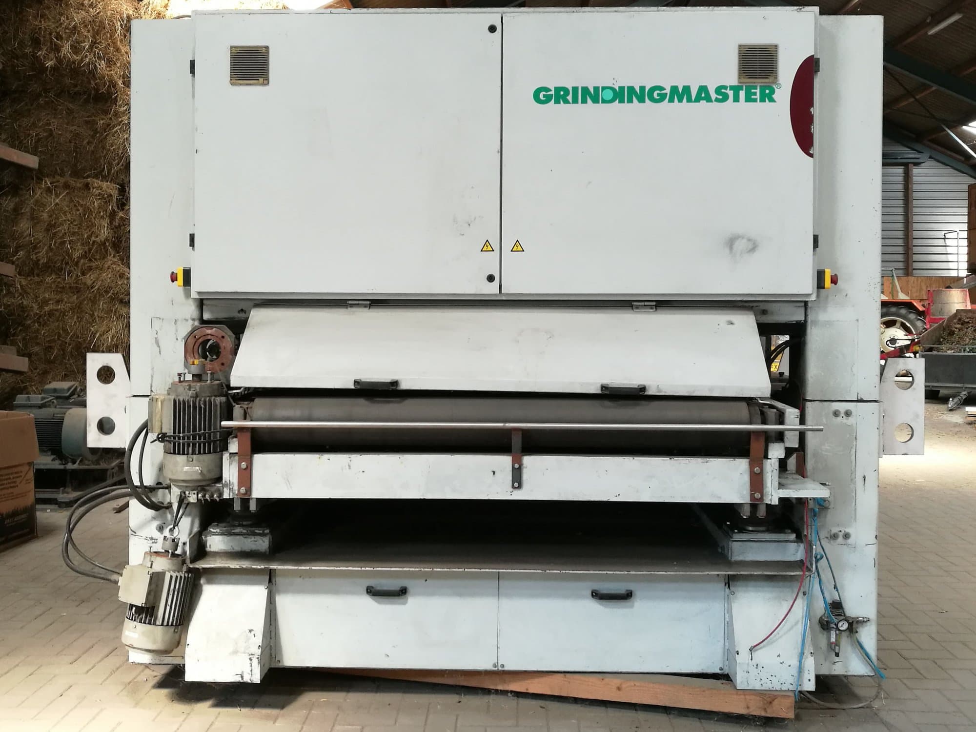 Vista Frontal  da TIMESAVERS MB-2-1600 Z2  máquina