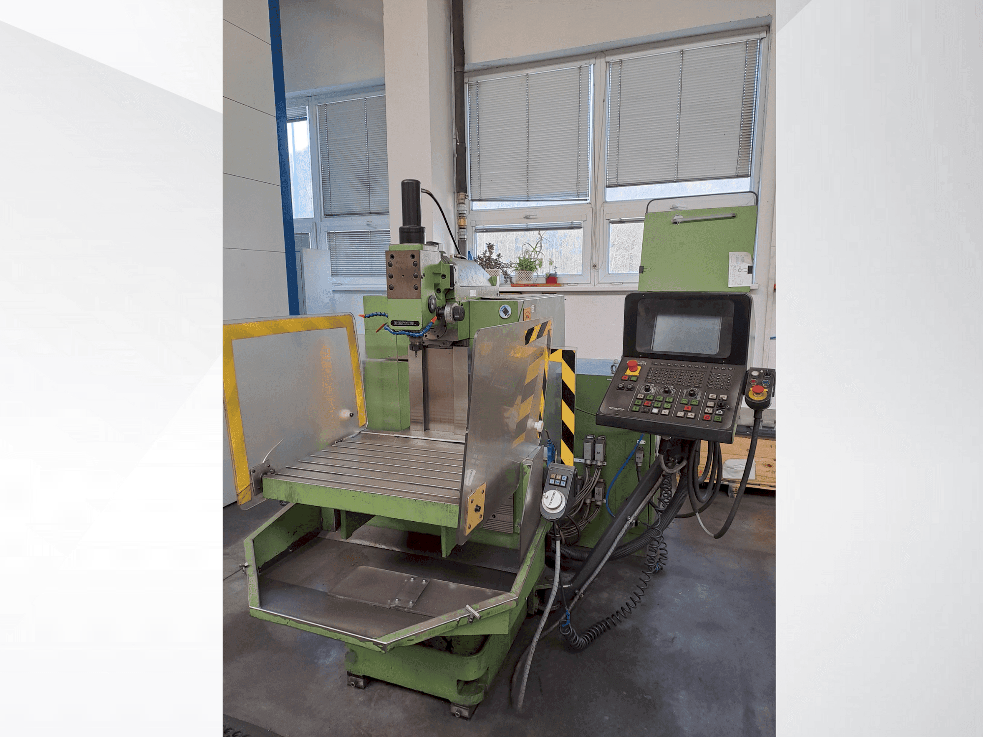 Vista Frontal  da DECKEL FP 3A (1999)  máquina