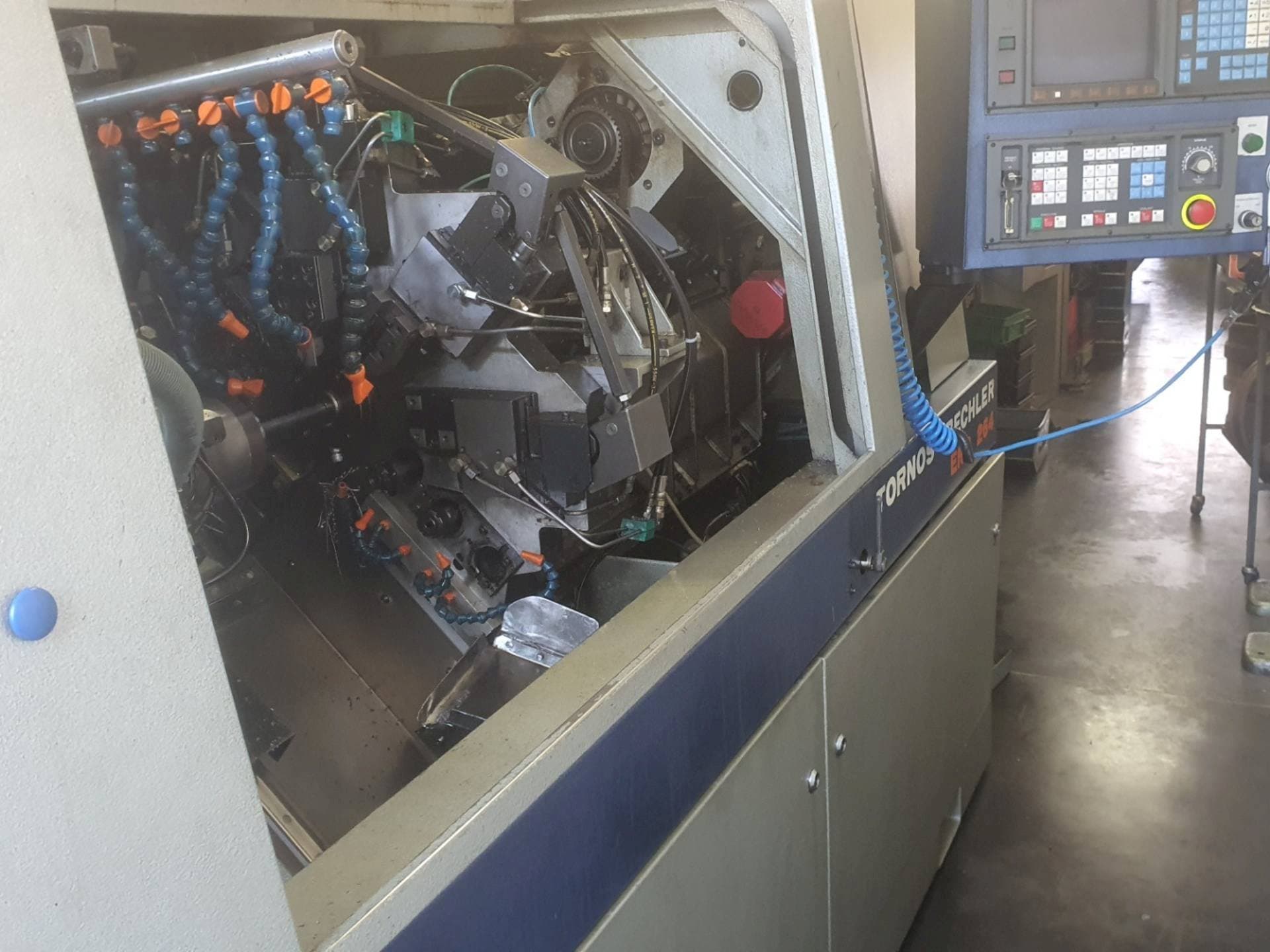Vista Frontal  da Tornos-Bechler ENC 264  máquina