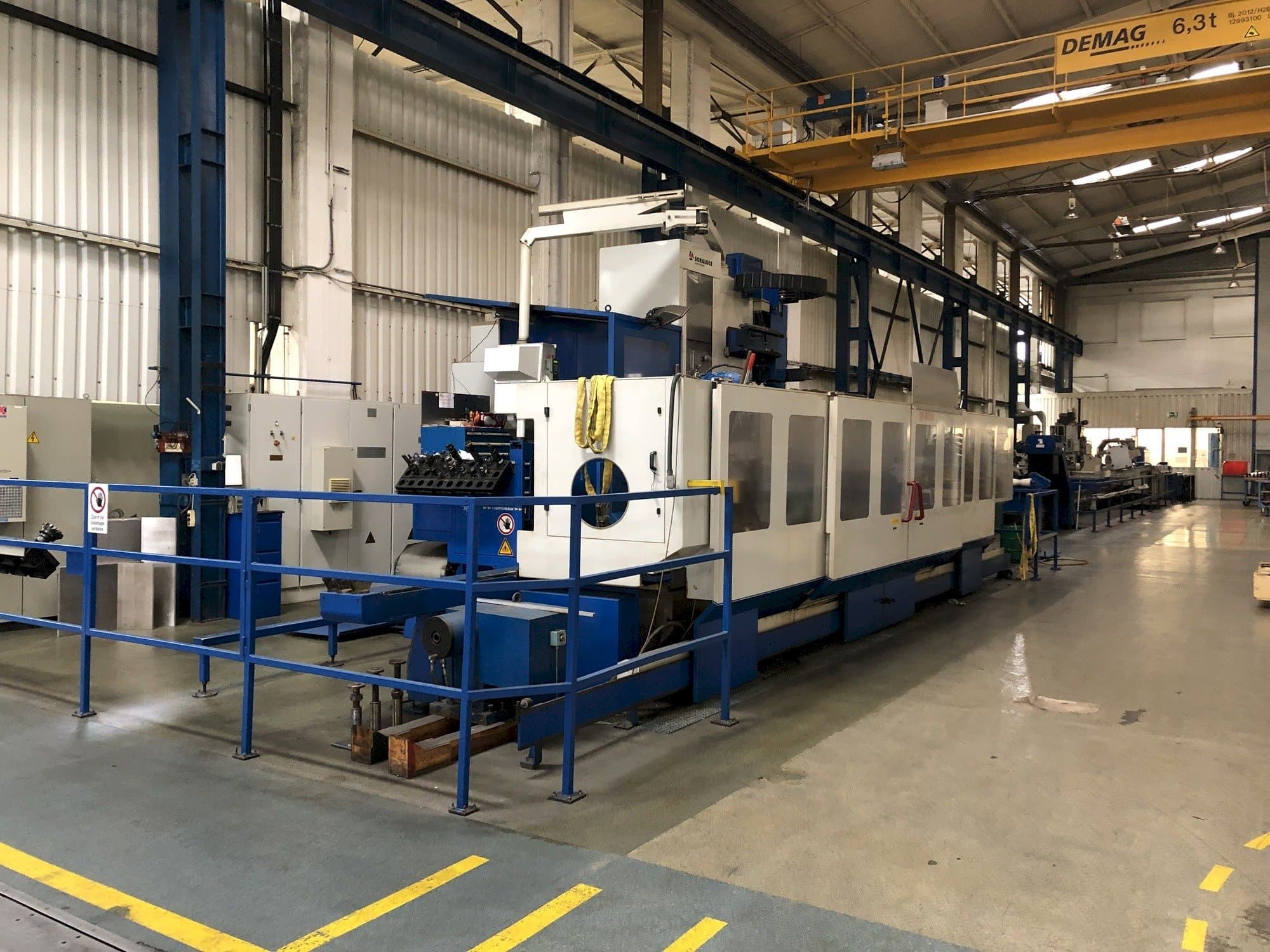 Vista Frontal  da Soraluce SP-8000  máquina