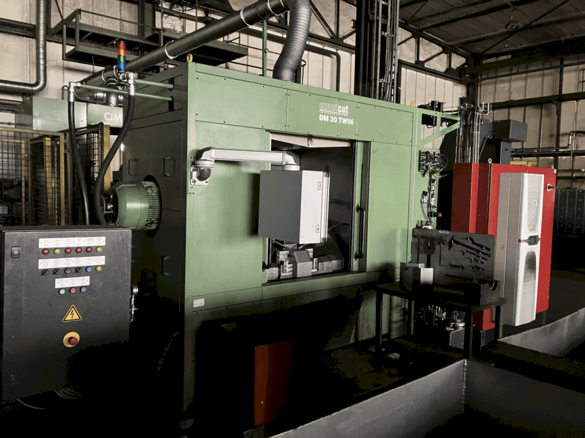 Vista Frontal  da ExactCut DM 30 TWIN  máquina