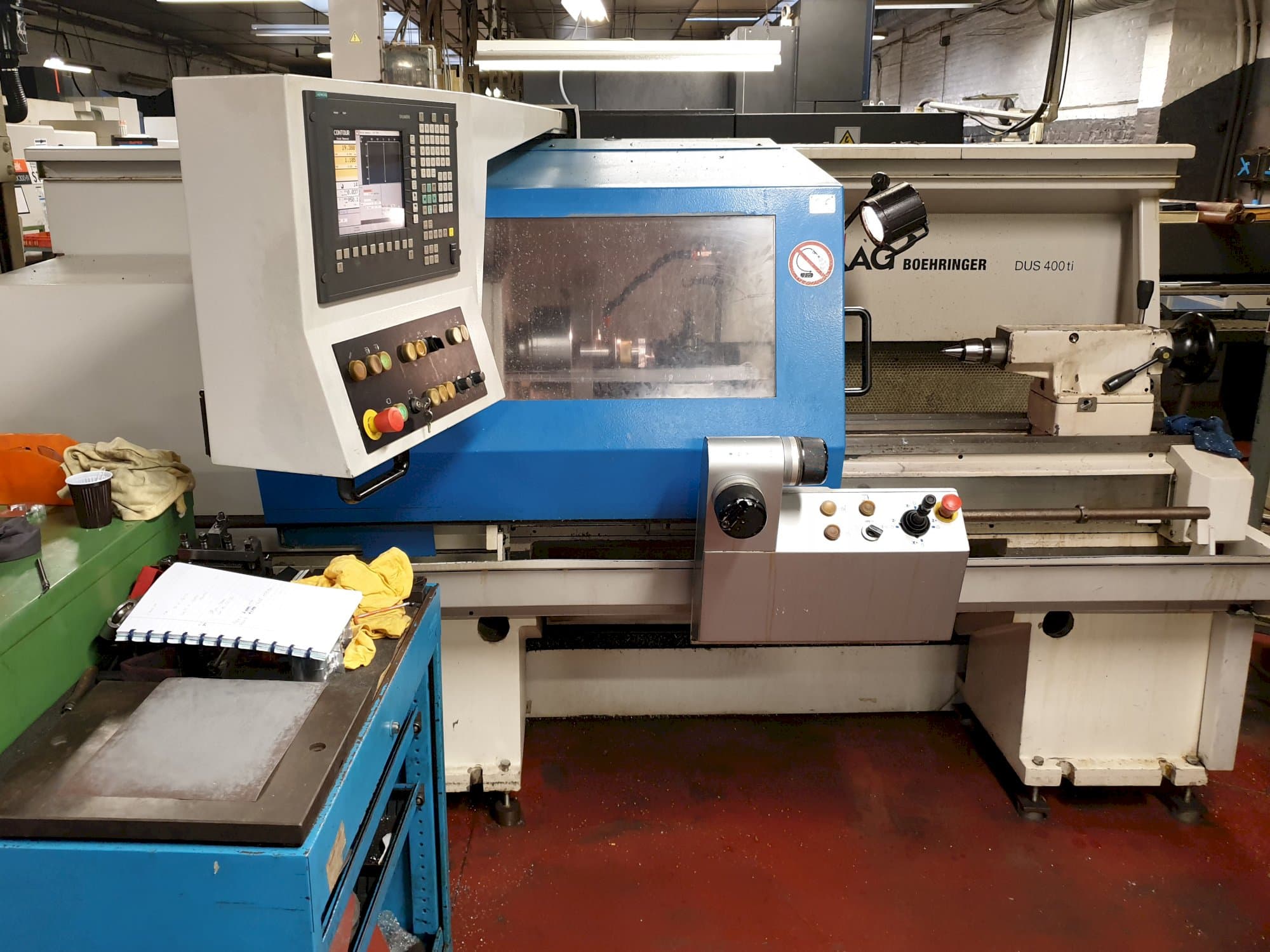 Vista Frontal  da BOEHRINGER DUS 400 ti  máquina