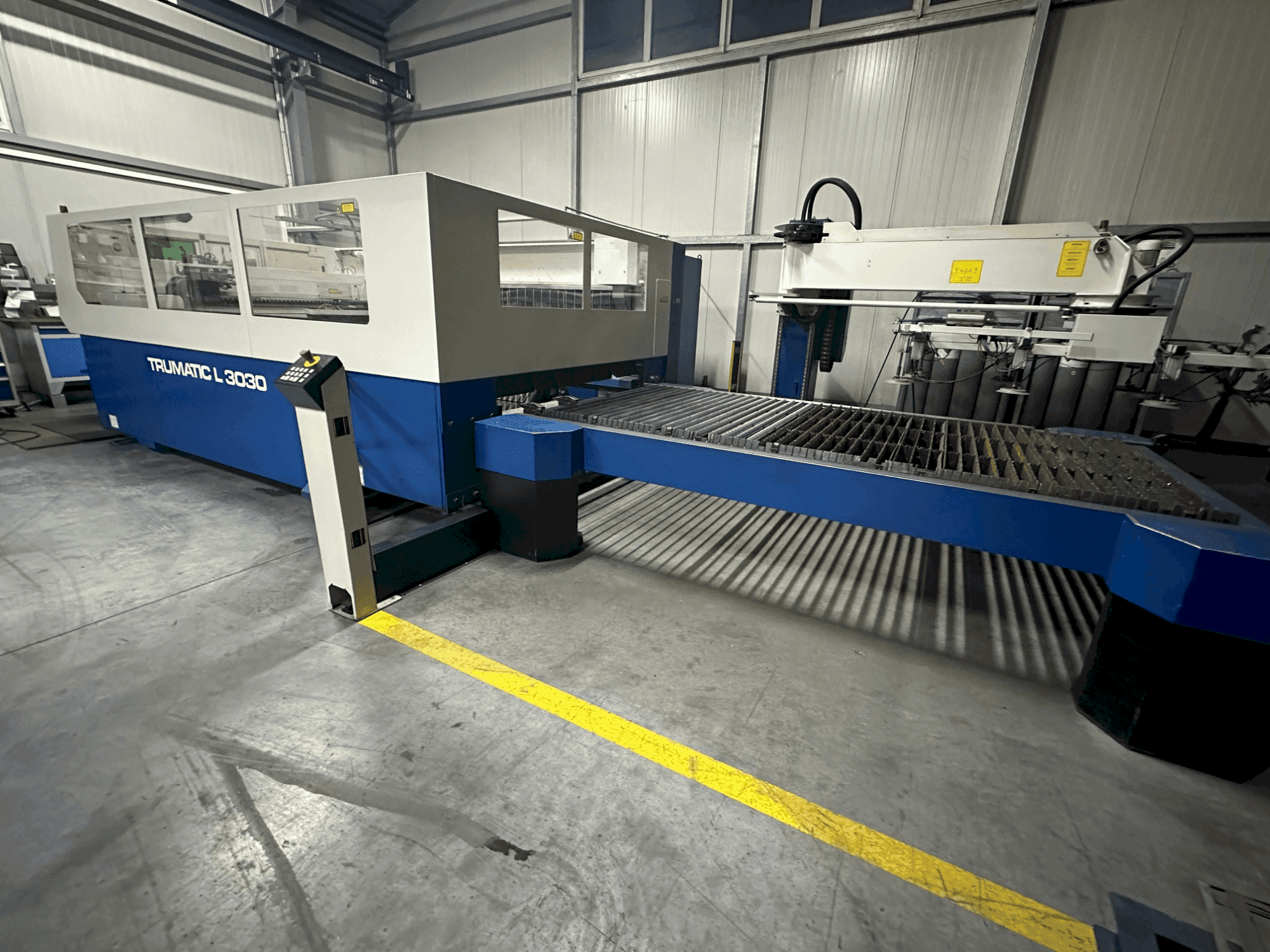 Vista Frontal  da TRUMPF LoadMaster  máquina